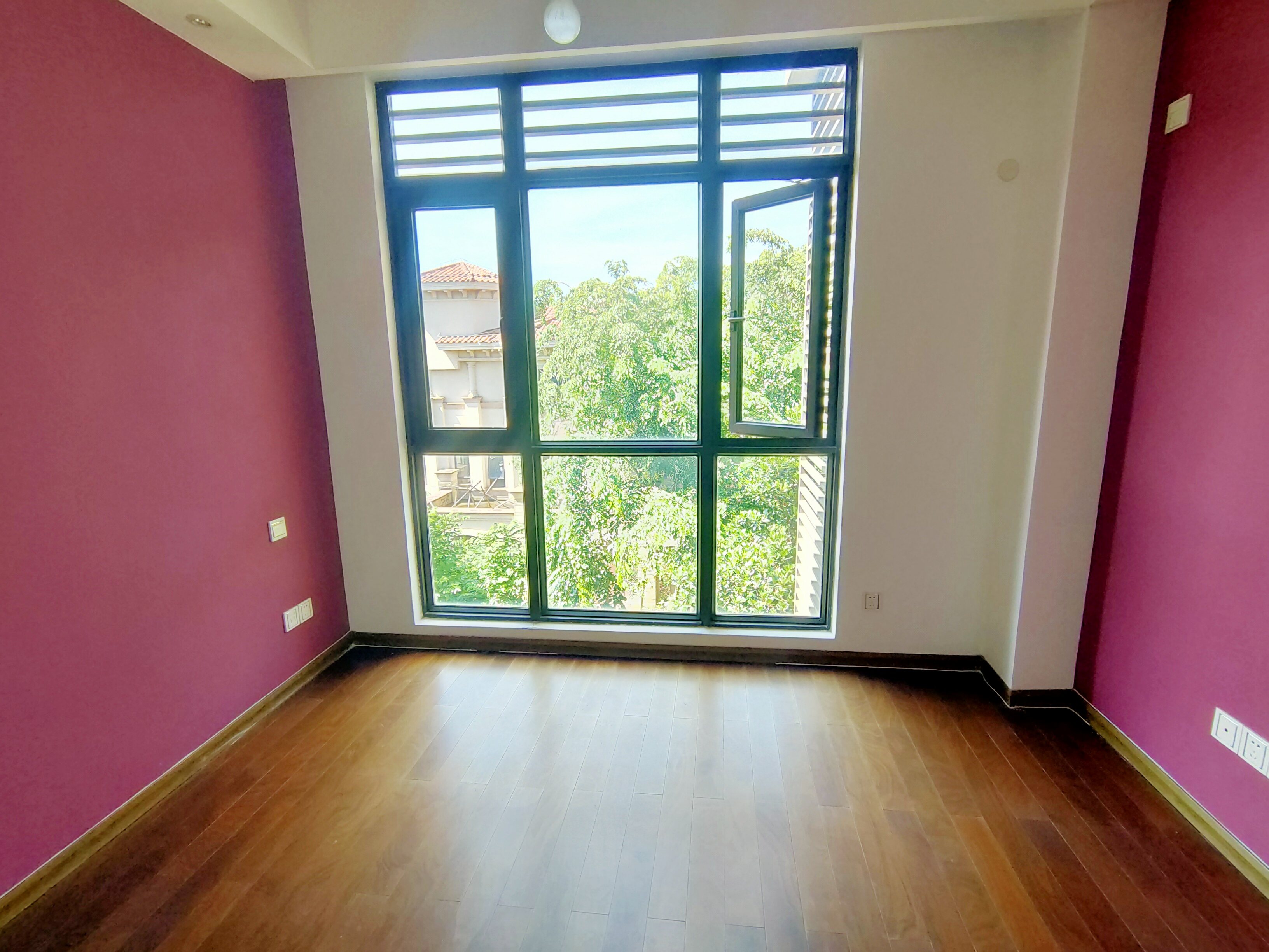 万科浪琴湾 4室2厅4卫 672.0万 万科浪琴湾 4室2厅4卫 672.0万室内图