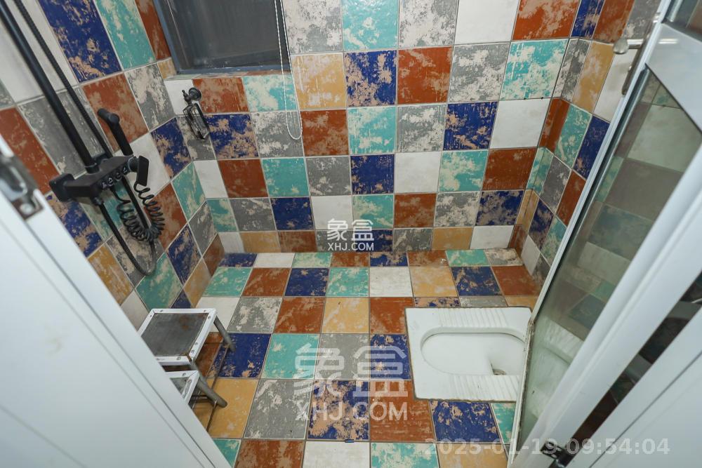 山水誉峰  4室2厅1卫   3800.00元/月室内图