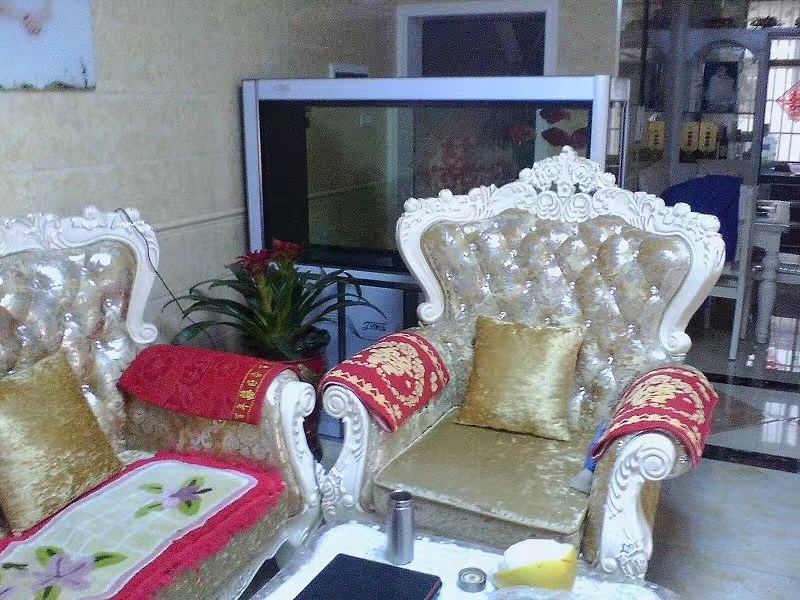 五江建材城  5室2厅2卫    79.8万 五江建材城  5室2厅2卫    79.8万客厅