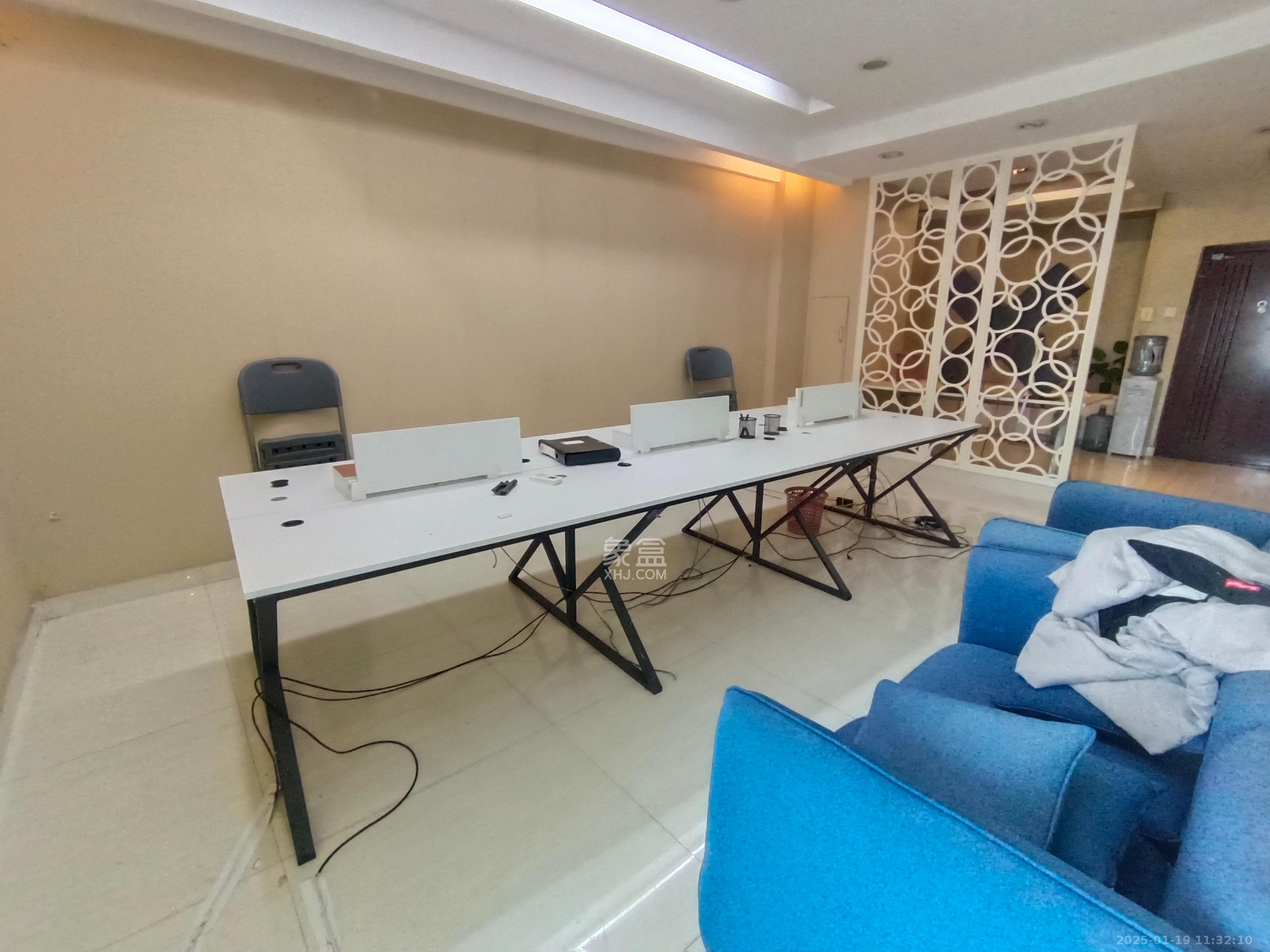 融圣国际 1室1厅1卫 1400.0元/月 融圣国际 1室1厅1卫 1400.0元/月室内图