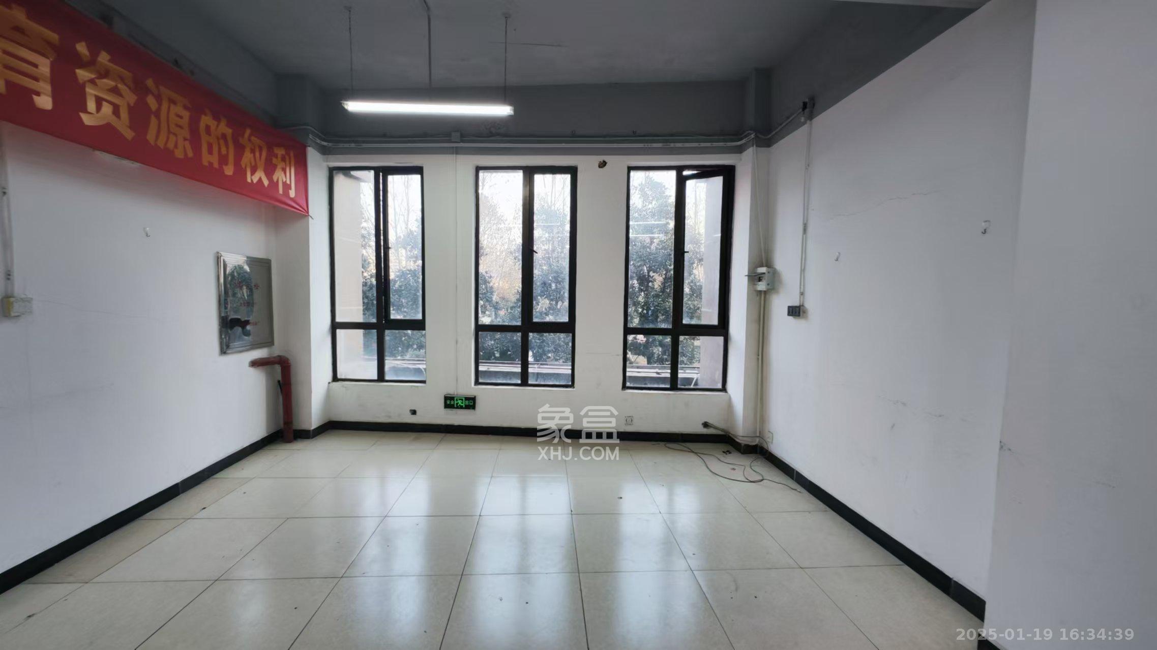 华润凤凰城三期   163.0㎡     7000.00元/月室内图