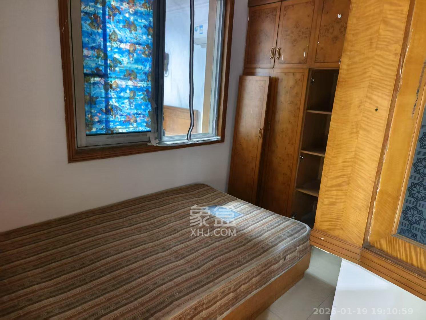 南苑花园  3室2厅1卫    2100.0元/月室内图