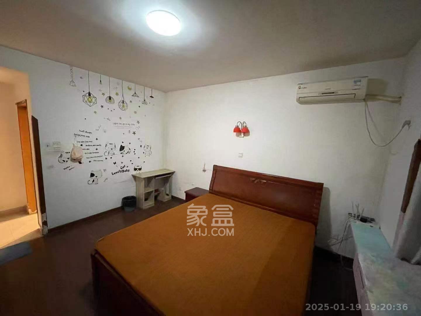 景湾小区(井湾小区) 3室2厅1卫 2000.0元/月 景湾小区(井湾小区) 3室2厅1卫 2000.0元/月室内图