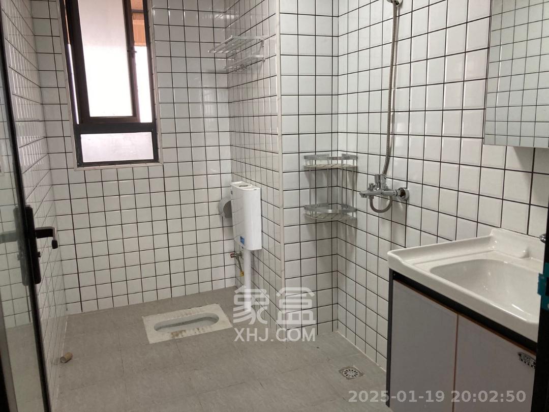 碧桂园南城首府（东宸林海）  3室2厅2卫   2500.00元/月室内图