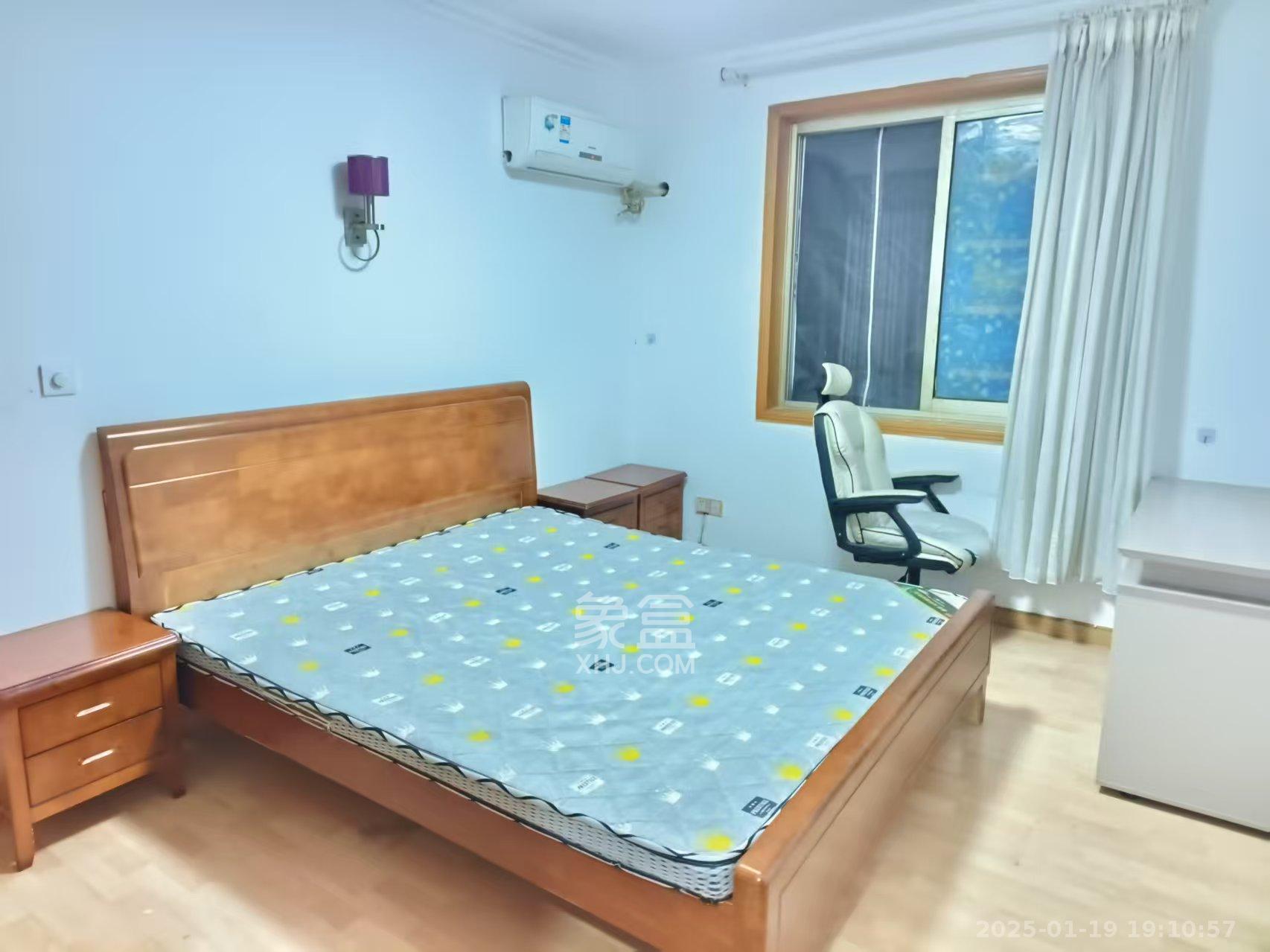 南苑花园 3室2厅1卫 2100.0元/月 南苑花园 3室2厅1卫 2100.0元/月室内图