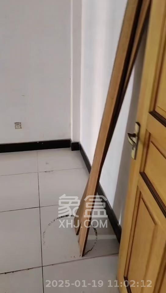 长建建材市场  2室2厅1卫   1600.00元/月室内图