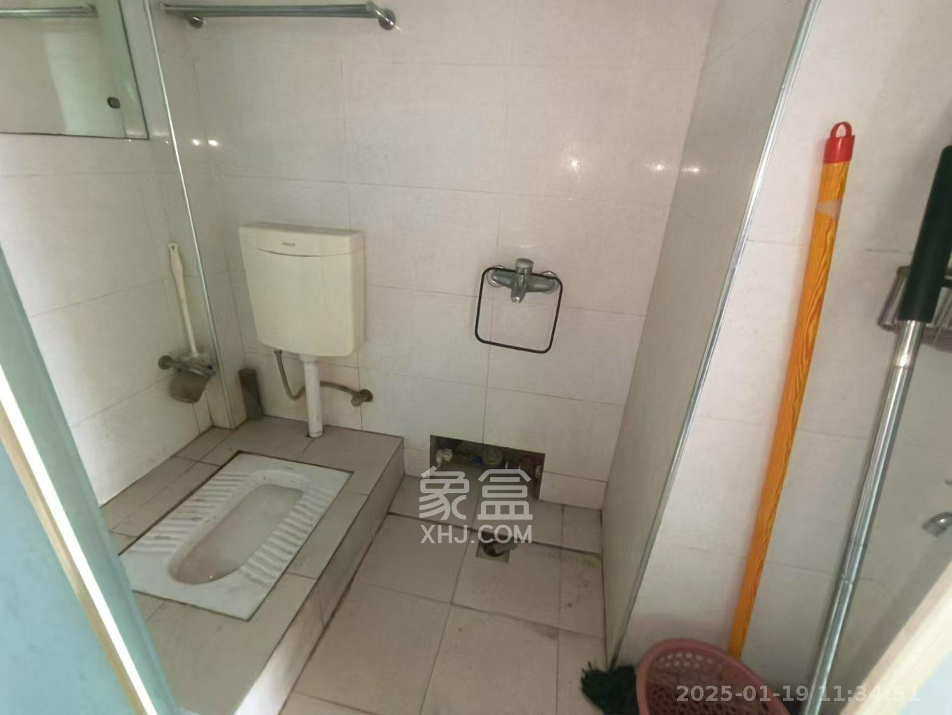 融圣国际  1室1厅1卫    1400.0元/月 融圣国际  1室1厅1卫    1400.0元/月室内图