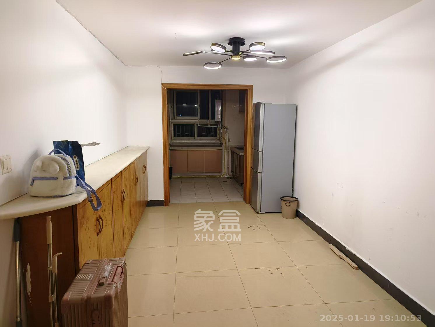 南苑花园 3室2厅1卫 2100.0元/月 南苑花园 3室2厅1卫 2100.0元/月室内图