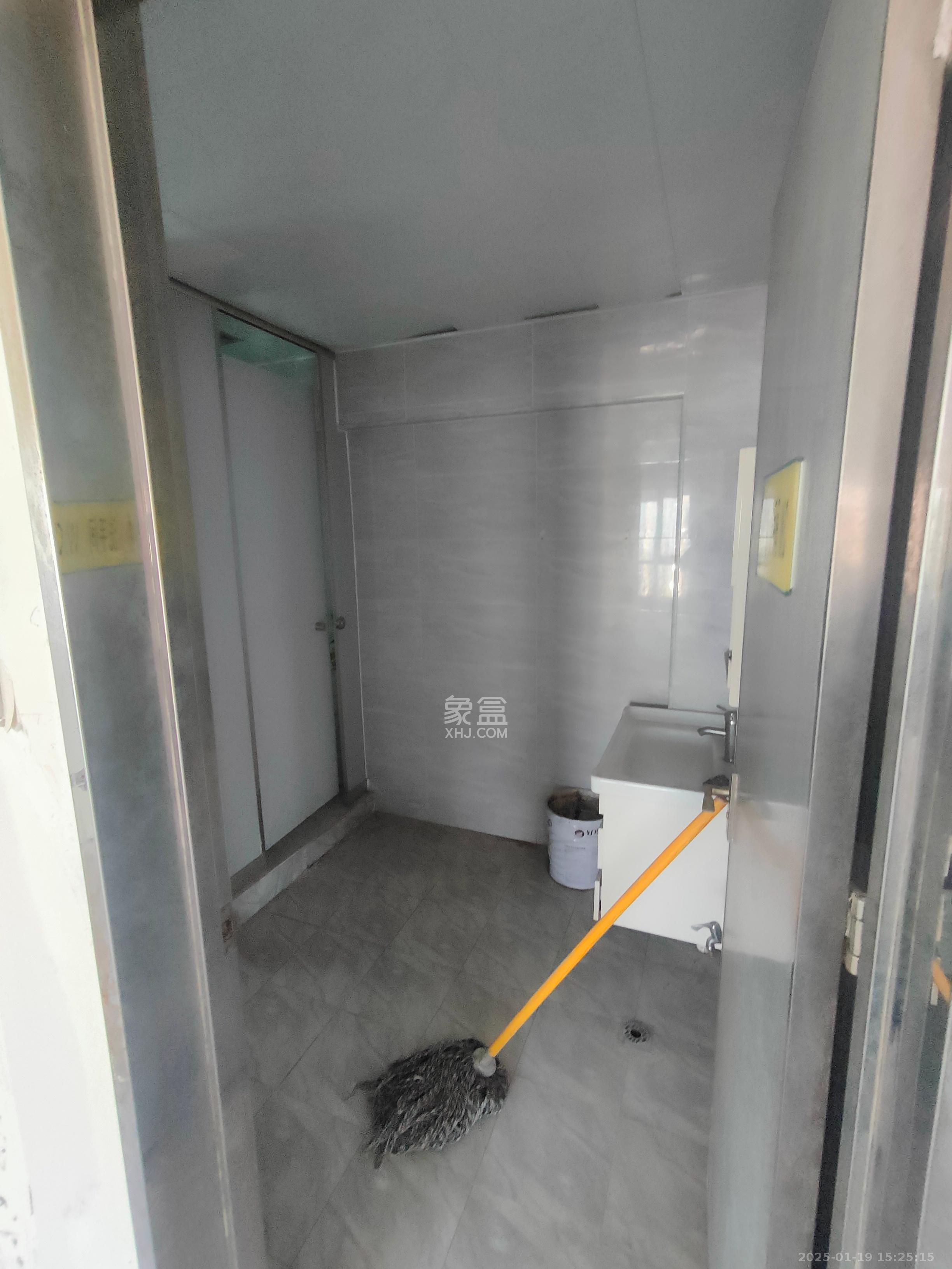 德思勤城市广场(宝格丽公寓) 7室1厅1卫 10000.0元/月 德思勤城市广场(宝格丽公寓) 7室1厅1卫 10000.0元/月室内图