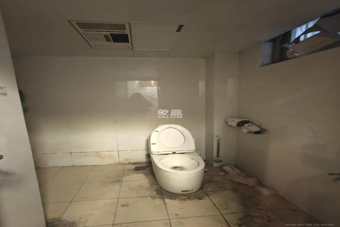 建工集团单位房 3室1厅1卫 3200.0元/月 建工集团单位房 3室1厅1卫 3200.0元/月室内图