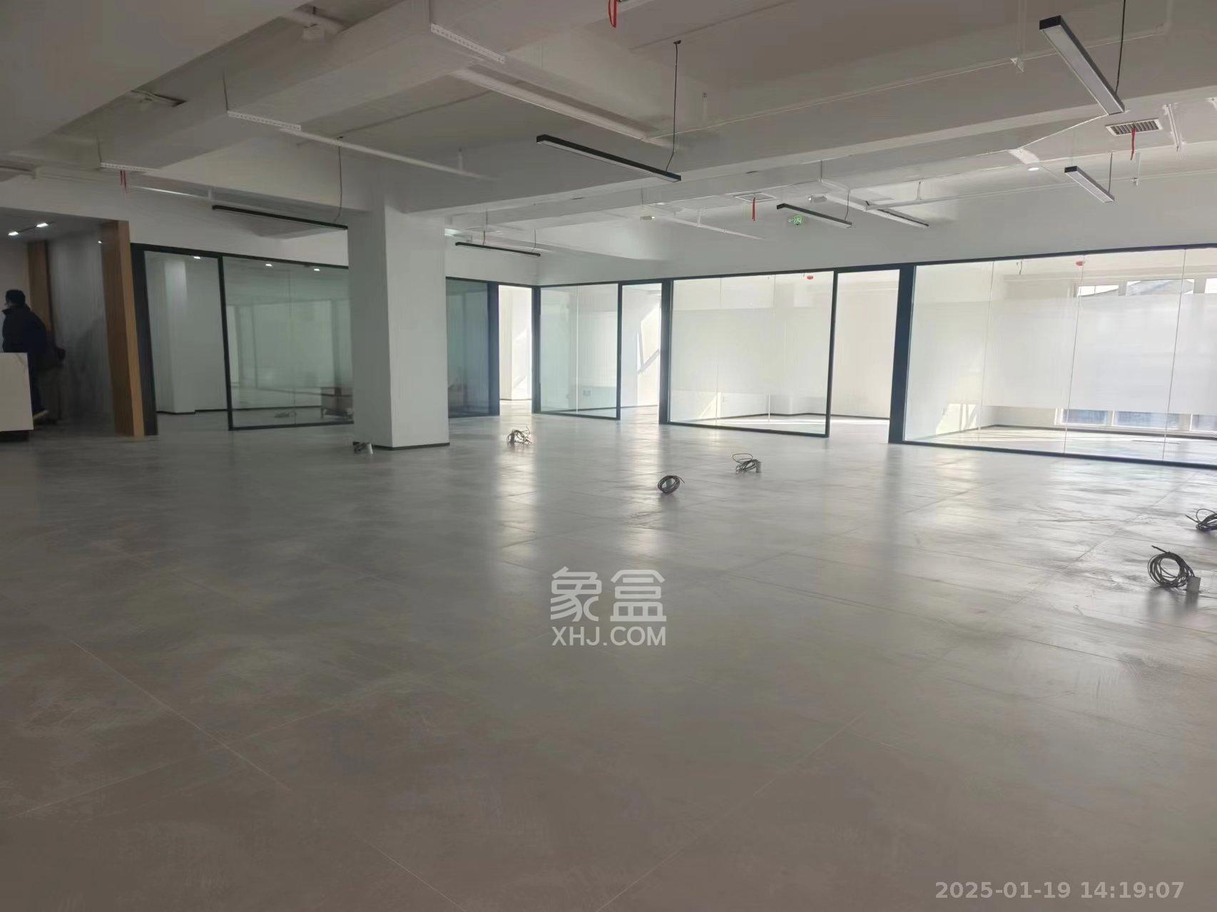 汇富中心   450.0㎡     29800.00元/月室内图