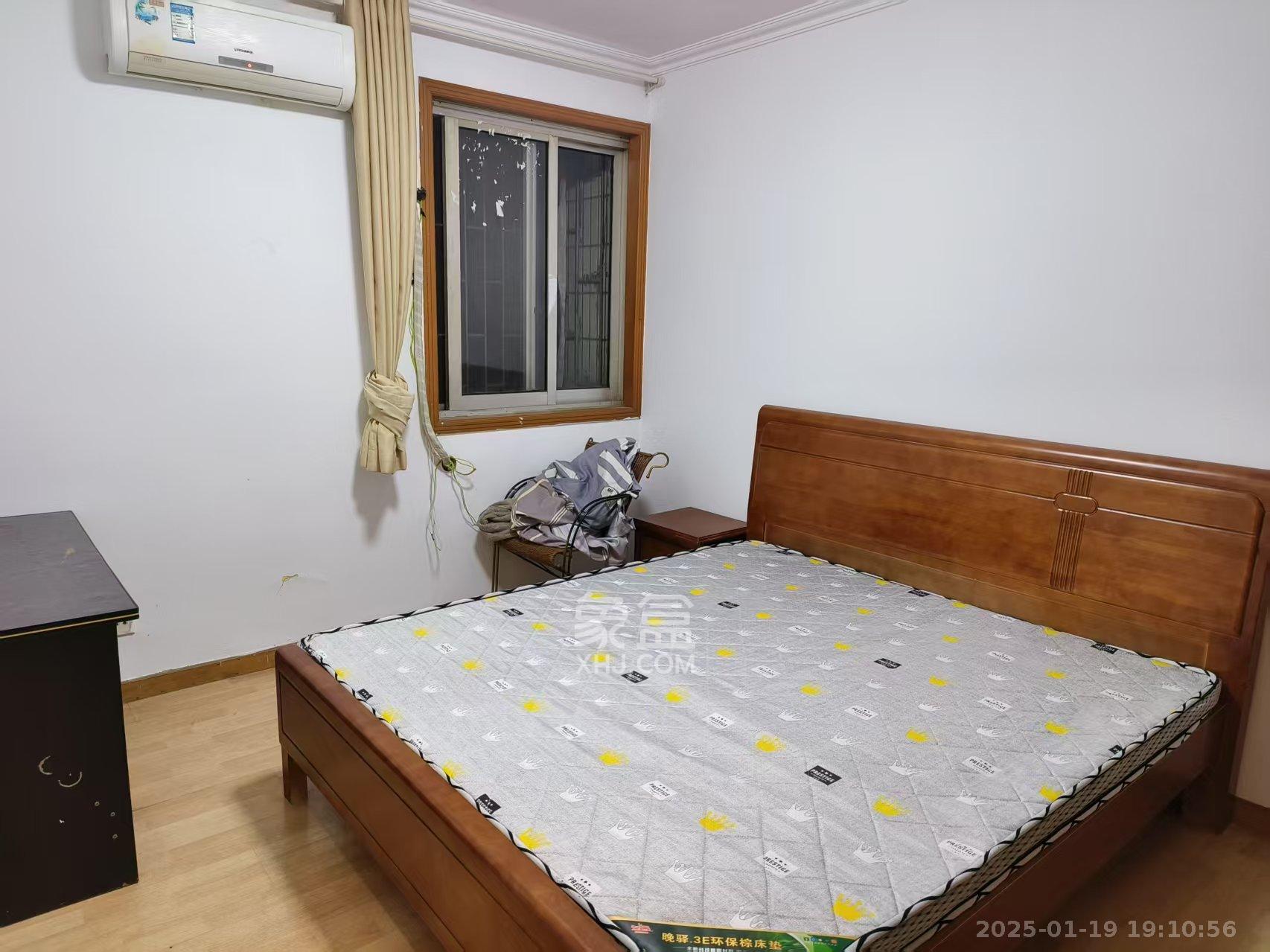 南苑花园  3室2厅1卫    2100.0元/月室内图