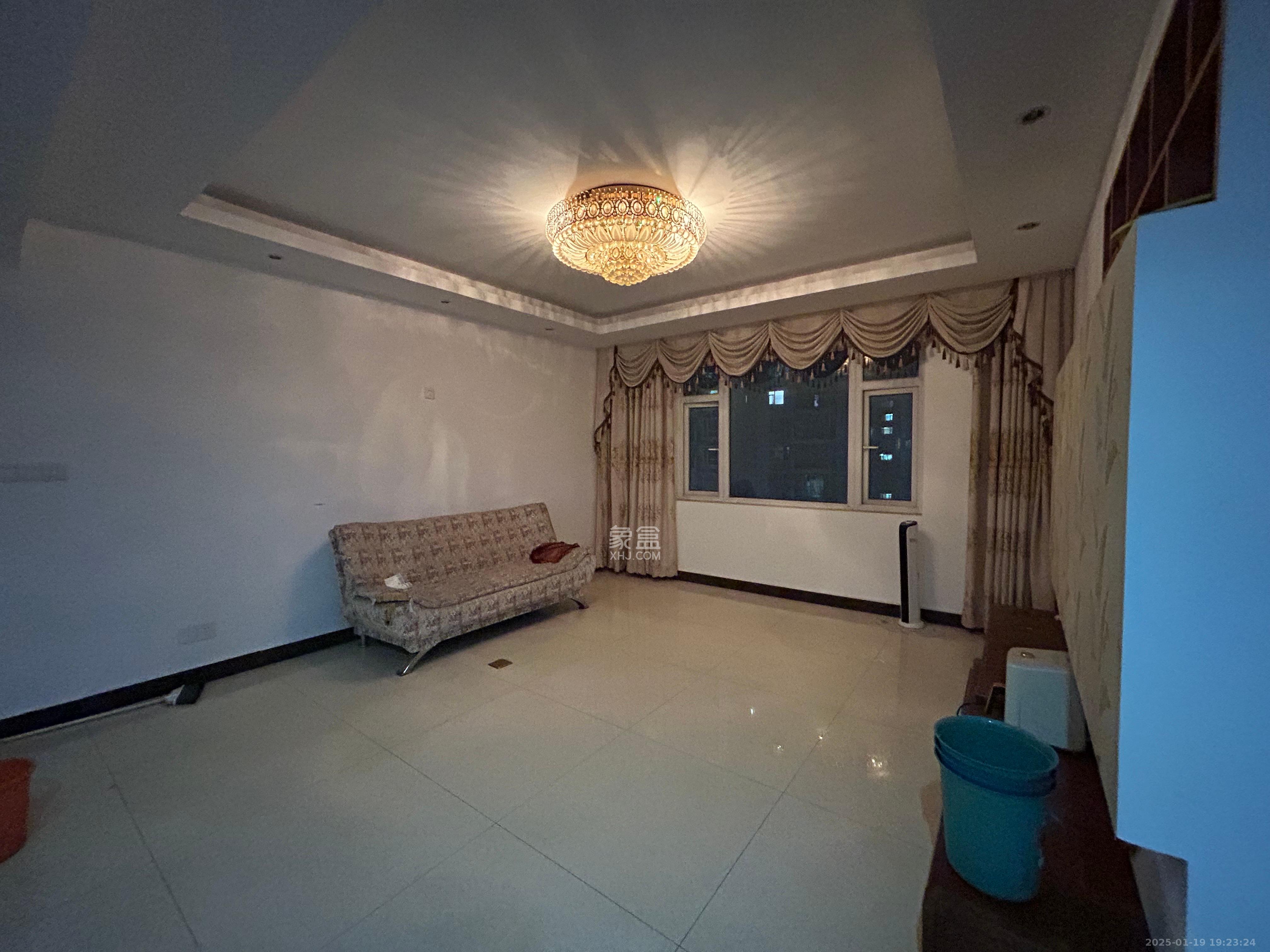 中房F联邦 4室2厅2卫 3800.0元/月 中房F联邦 4室2厅2卫 3800.0元/月室内图