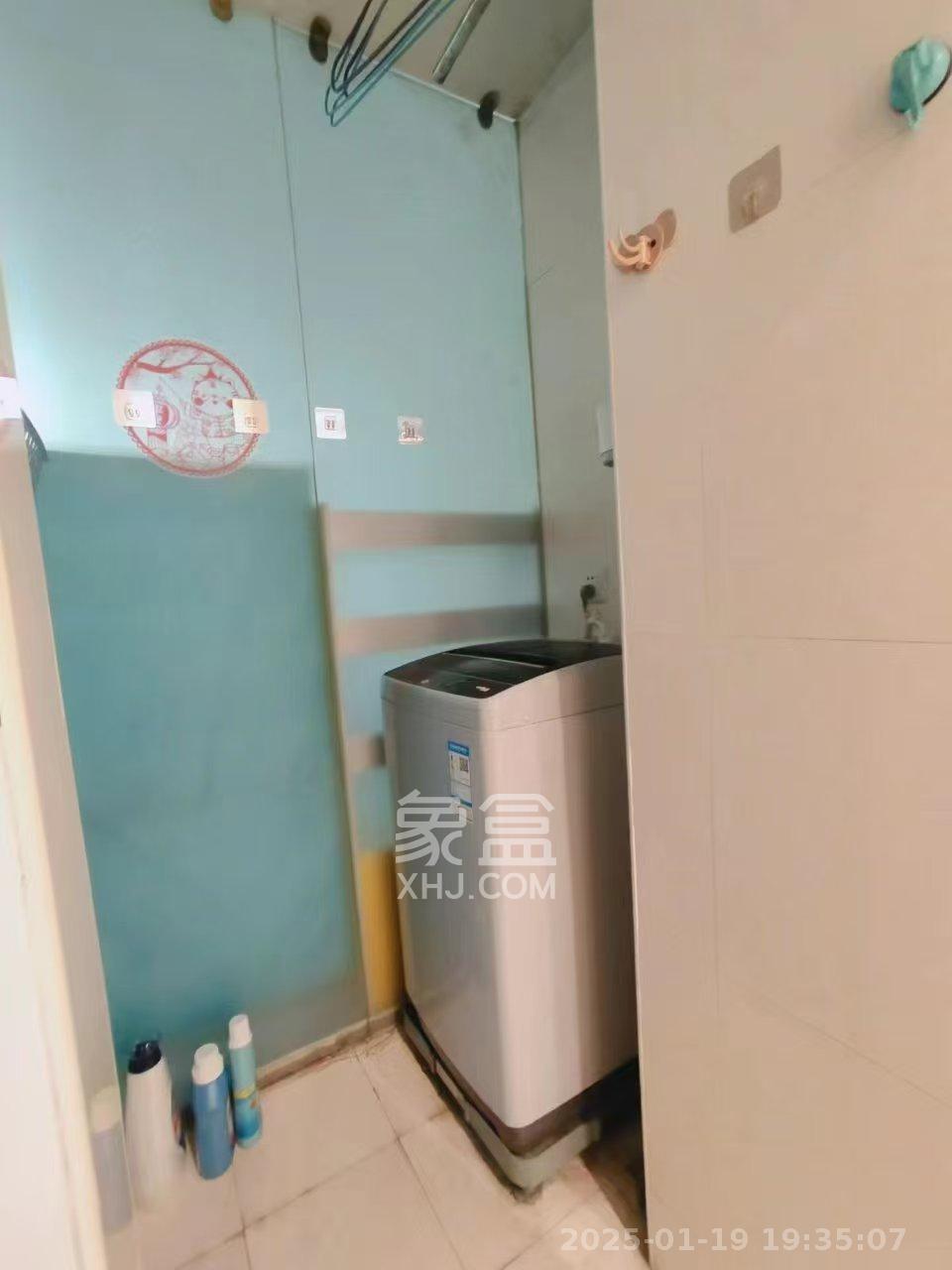 汇富中心  1室1厅1卫   2000.00元/月室内图