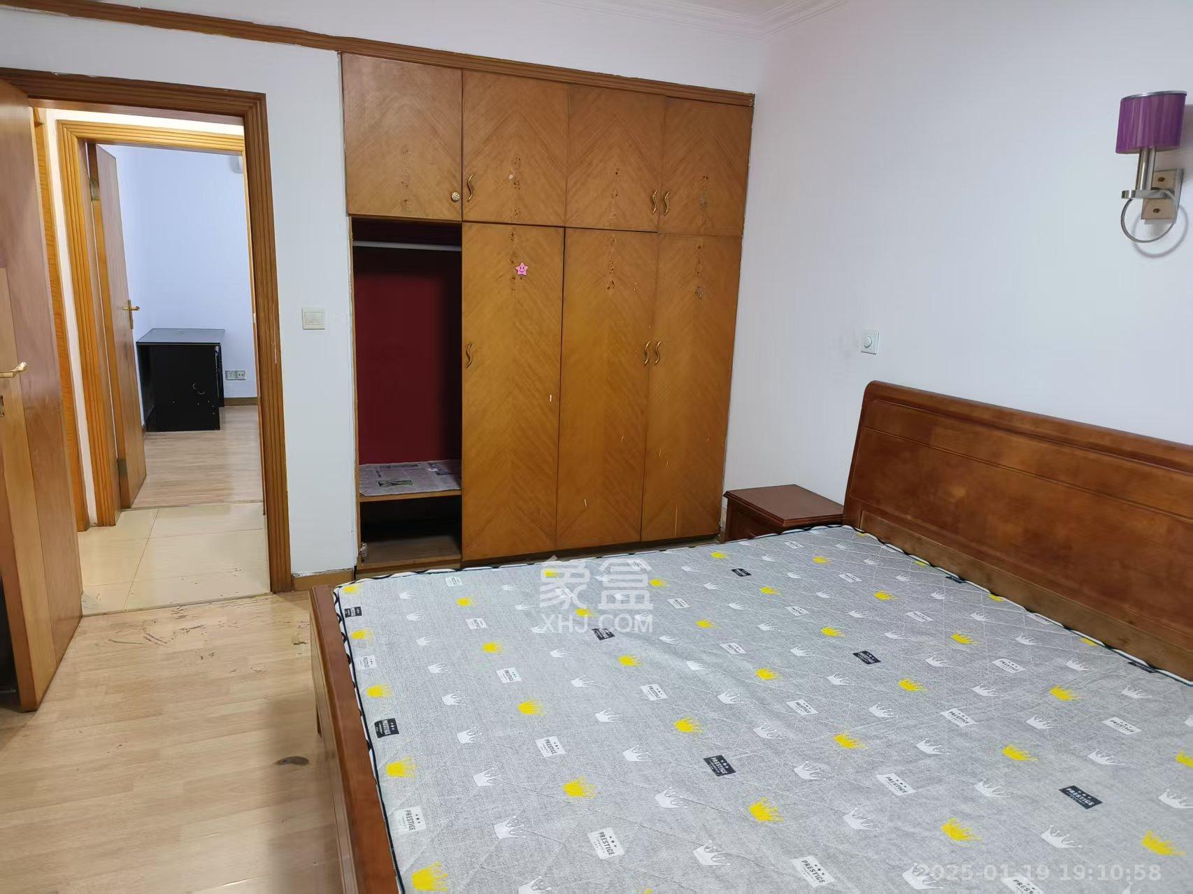 南苑花园  3室2厅1卫    2100.0元/月室内图