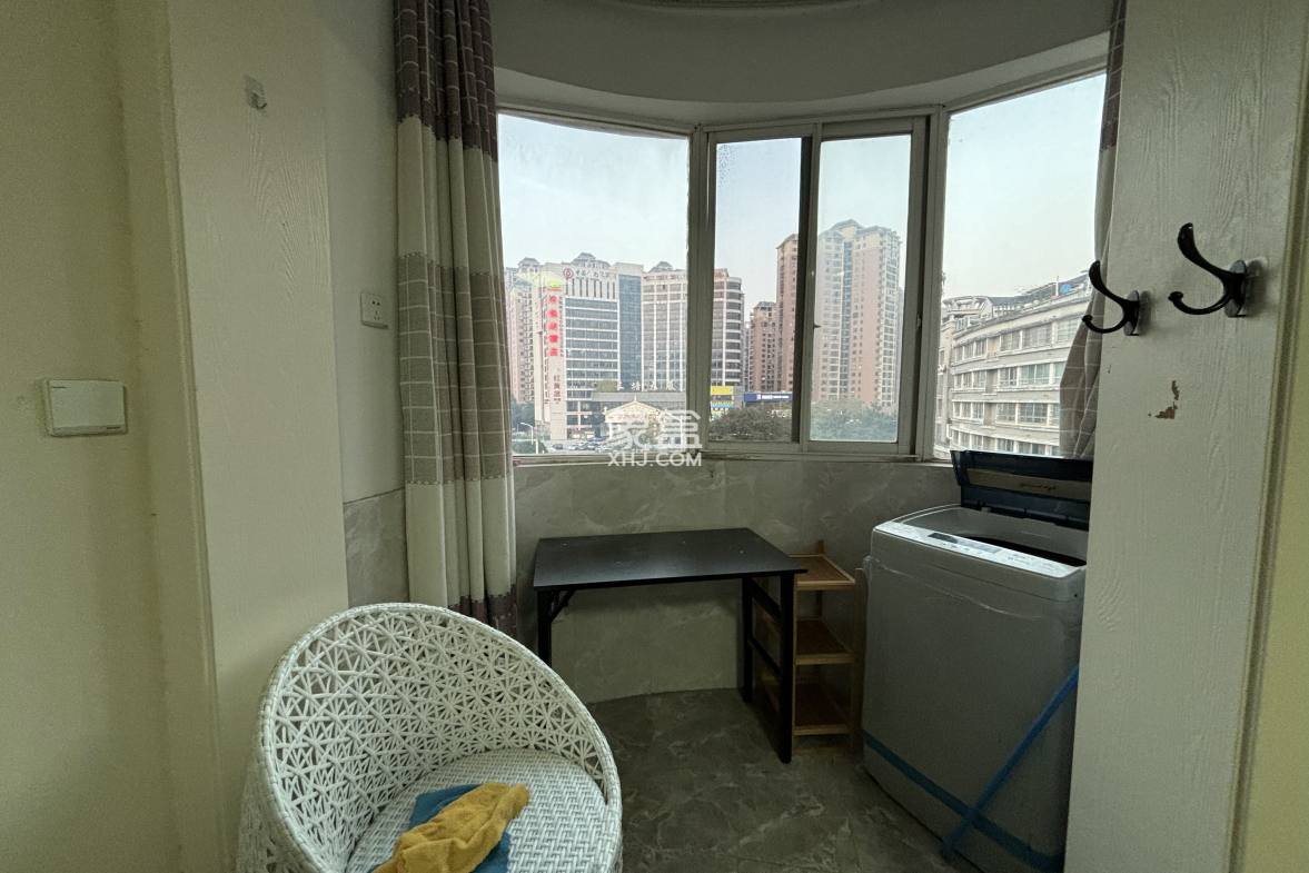 金侨世纪苑 1室1厅1卫 800.0元/月 金侨世纪苑 1室1厅1卫 800.0元/月室内图