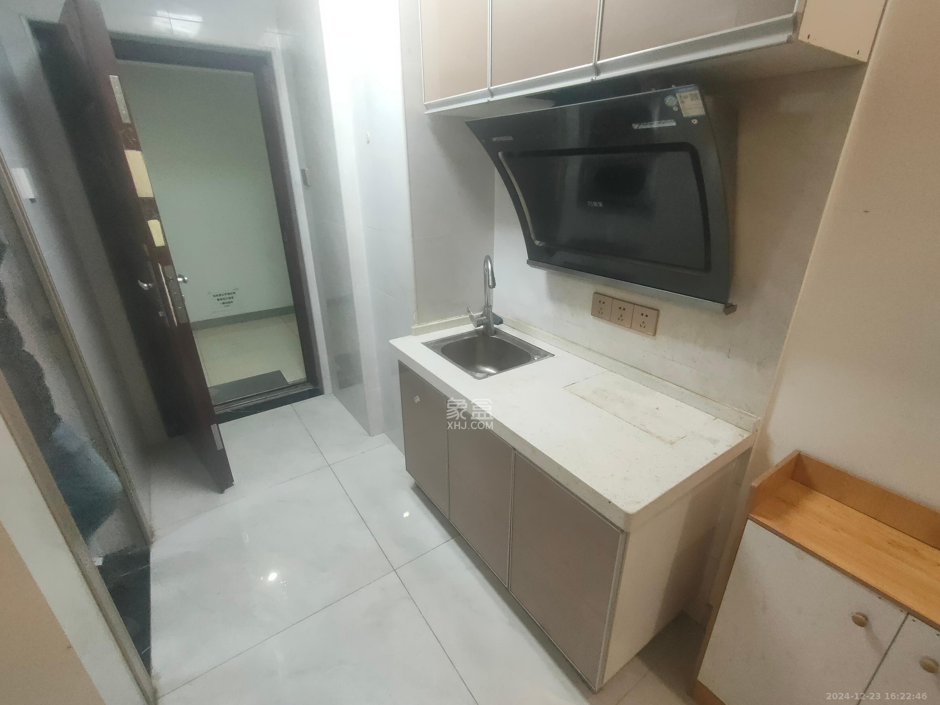 五峰国际 1室1厅1卫 1600.0元/月 五峰国际 1室1厅1卫 1600.0元/月室内图