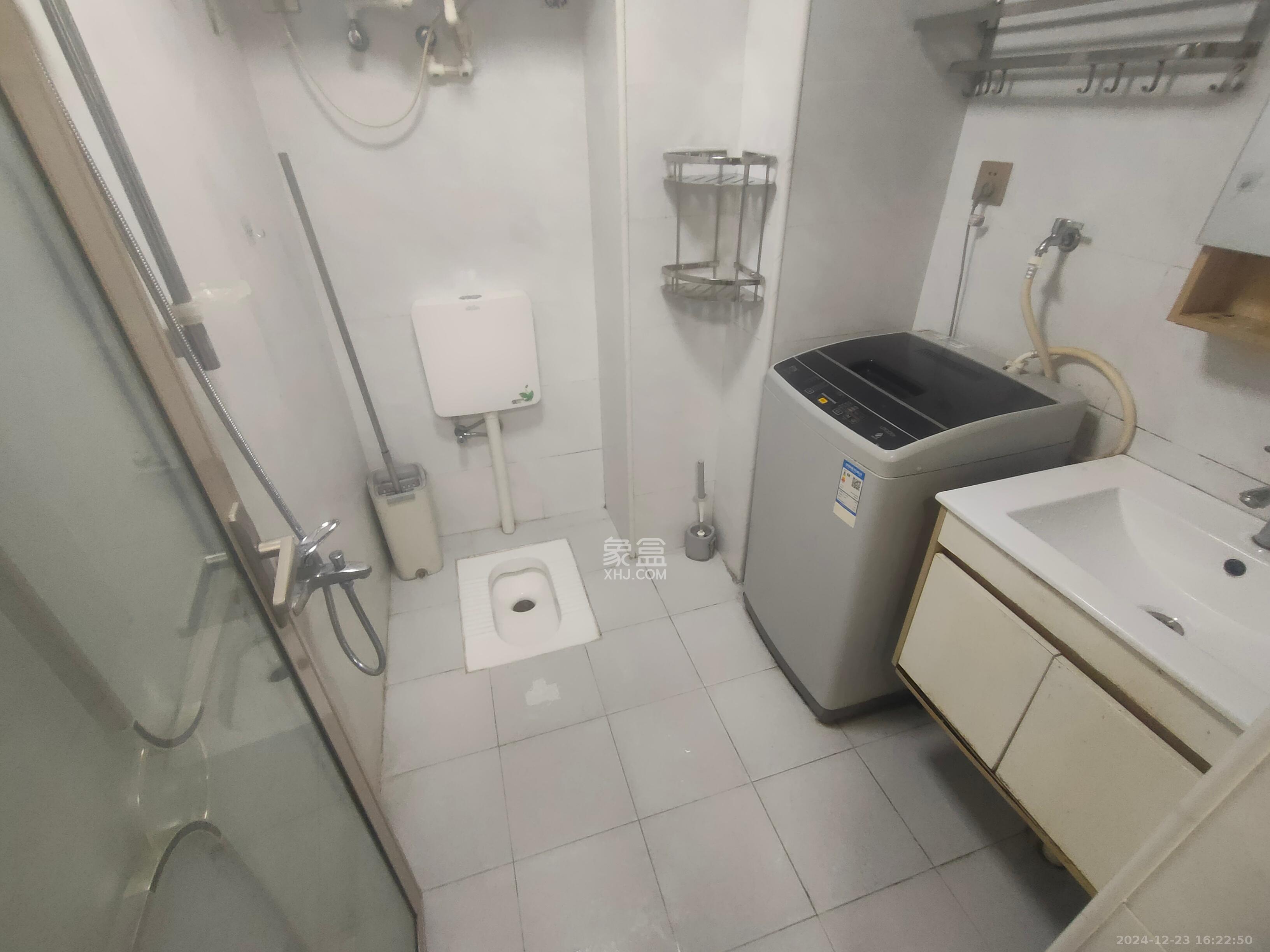 五峰国际 1室1厅1卫 1600.0元/月 五峰国际 1室1厅1卫 1600.0元/月室内图