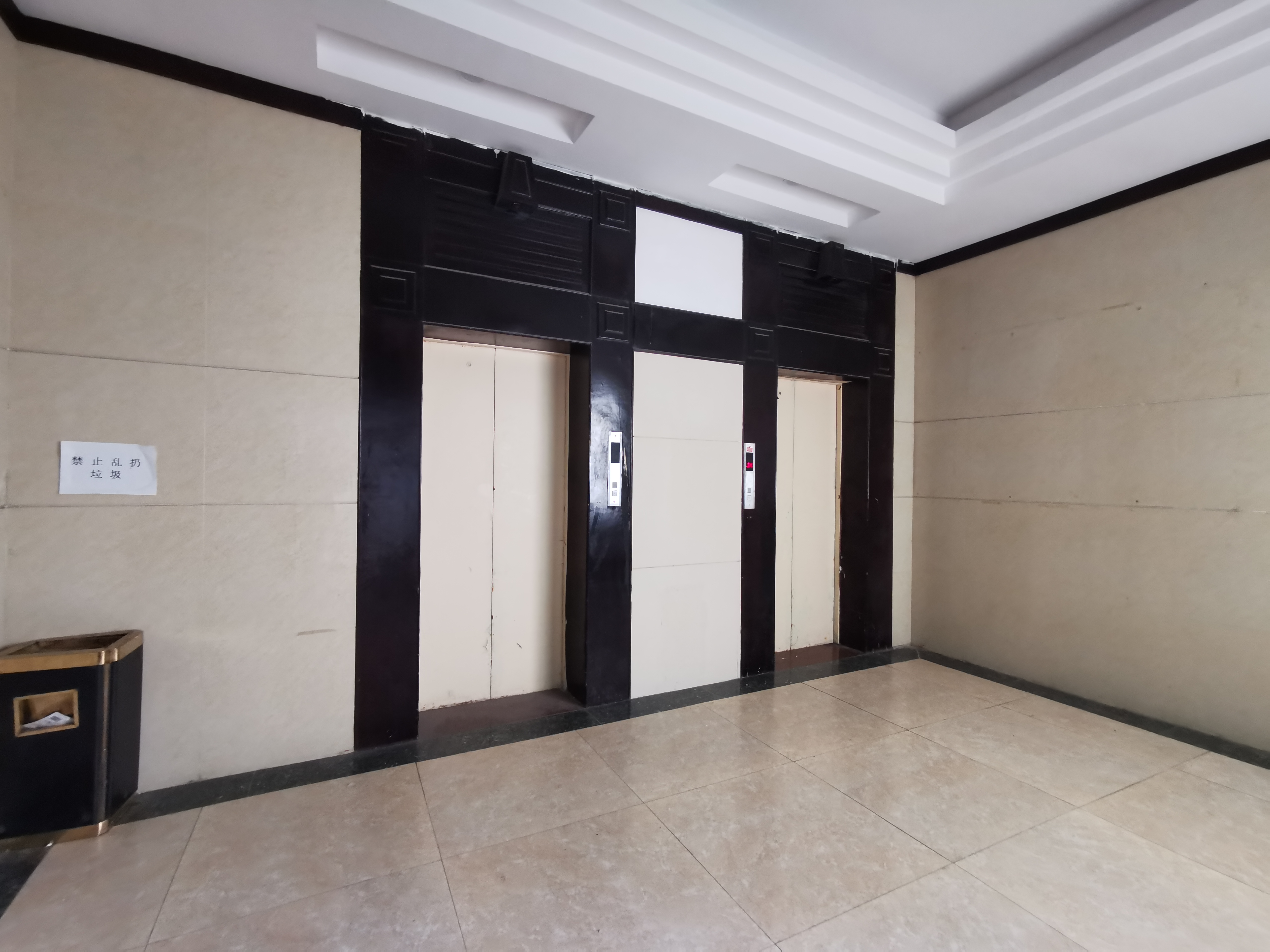 海富大厦  1室1厅2卫    699.0万 海富大厦  1室1厅2卫    699.0万室内图