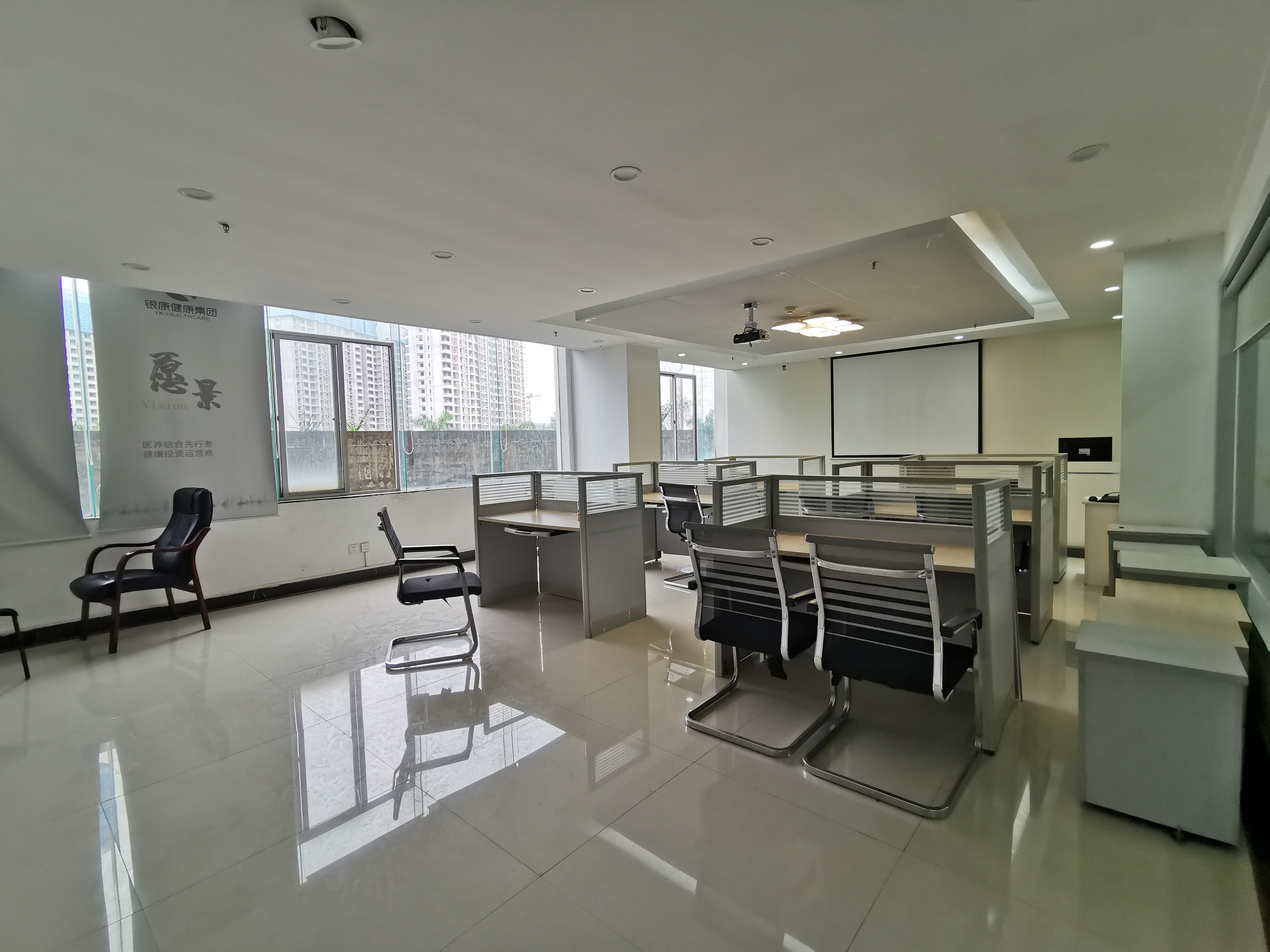 海富大厦  1室1厅2卫    699.0万 海富大厦  1室1厅2卫    699.0万室内图