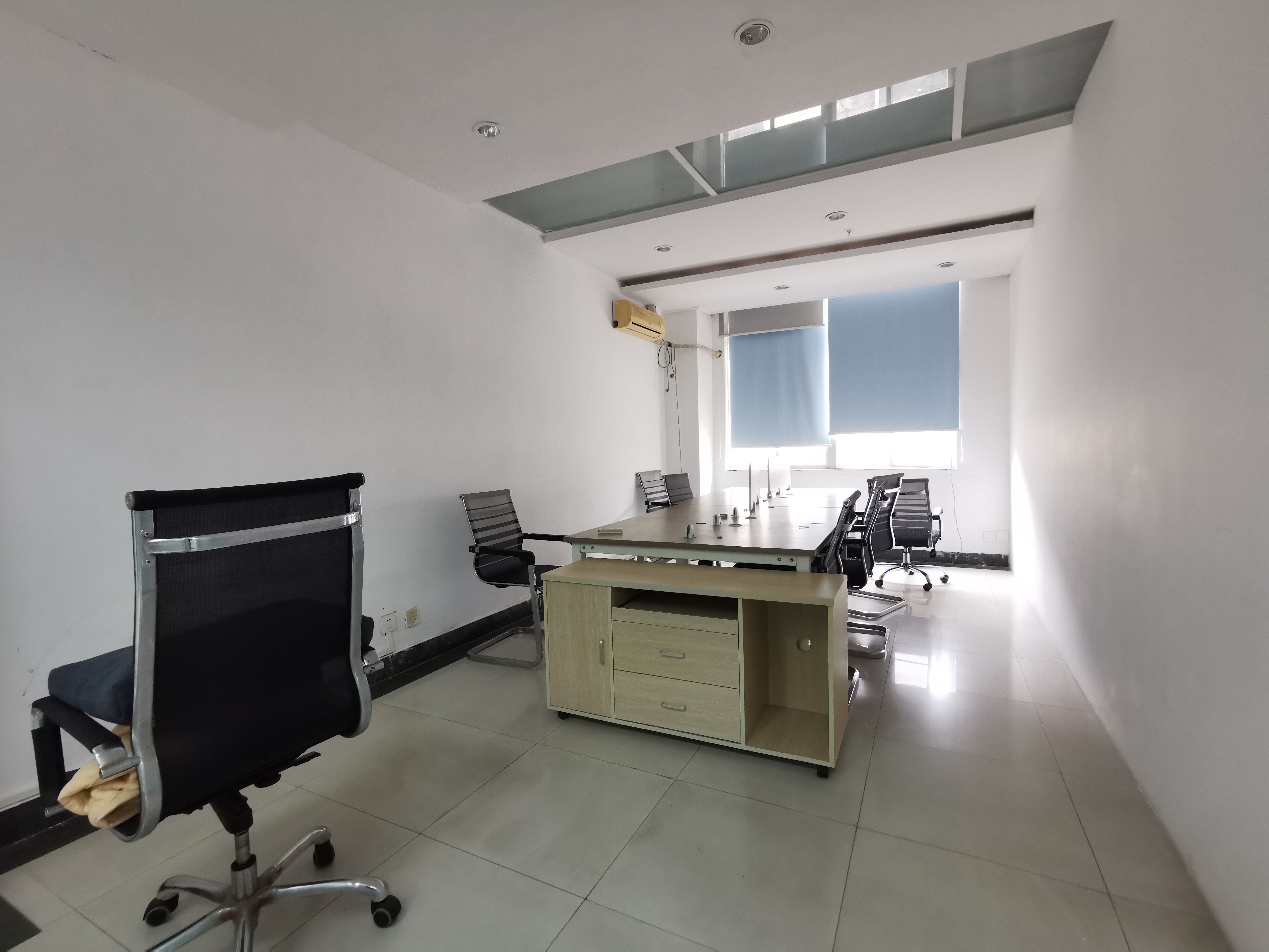 海富大厦  1室1厅2卫    699.0万 海富大厦  1室1厅2卫    699.0万室内图