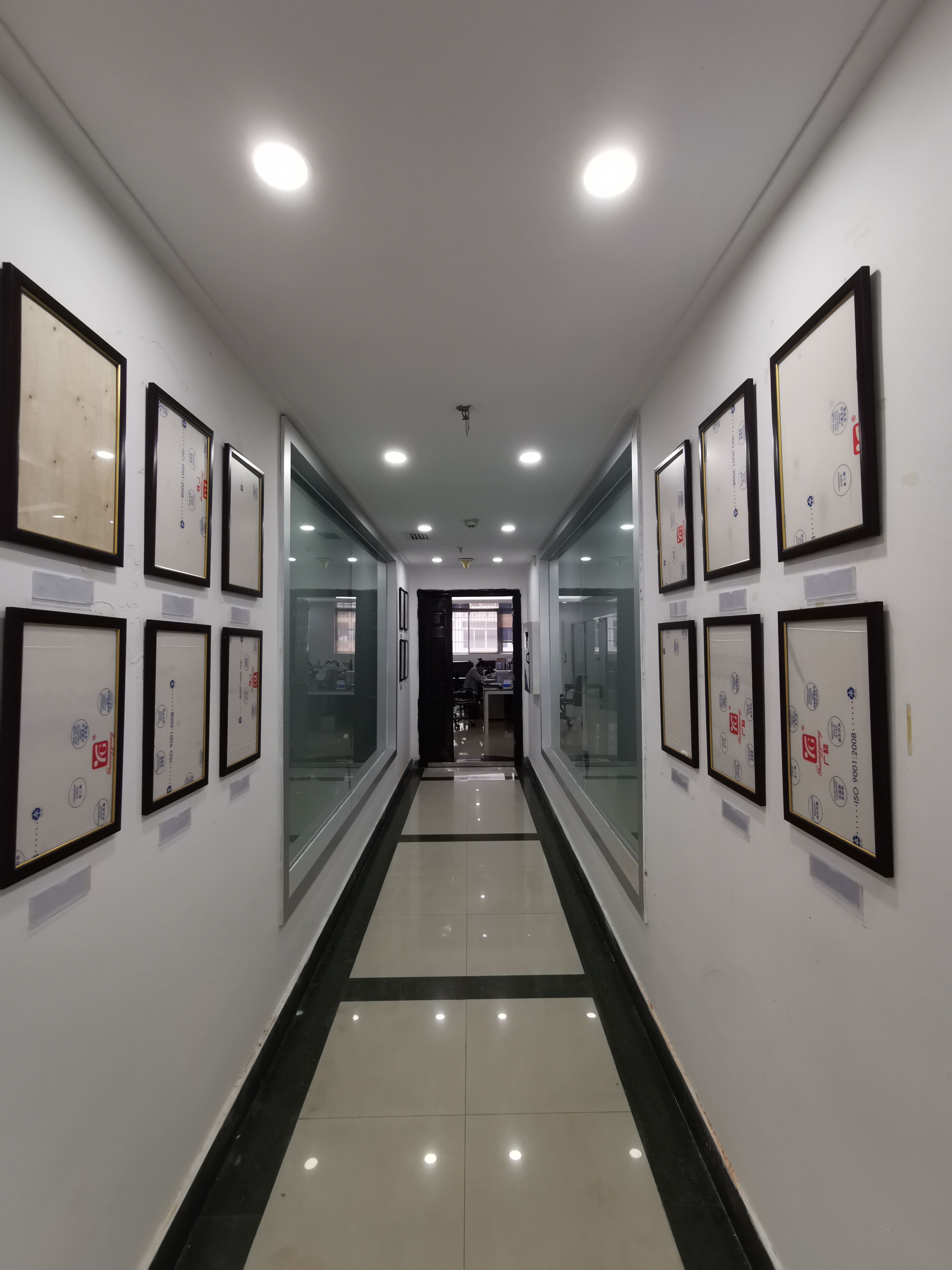 海富大厦  1室1厅2卫    699.0万 海富大厦  1室1厅2卫    699.0万室内图