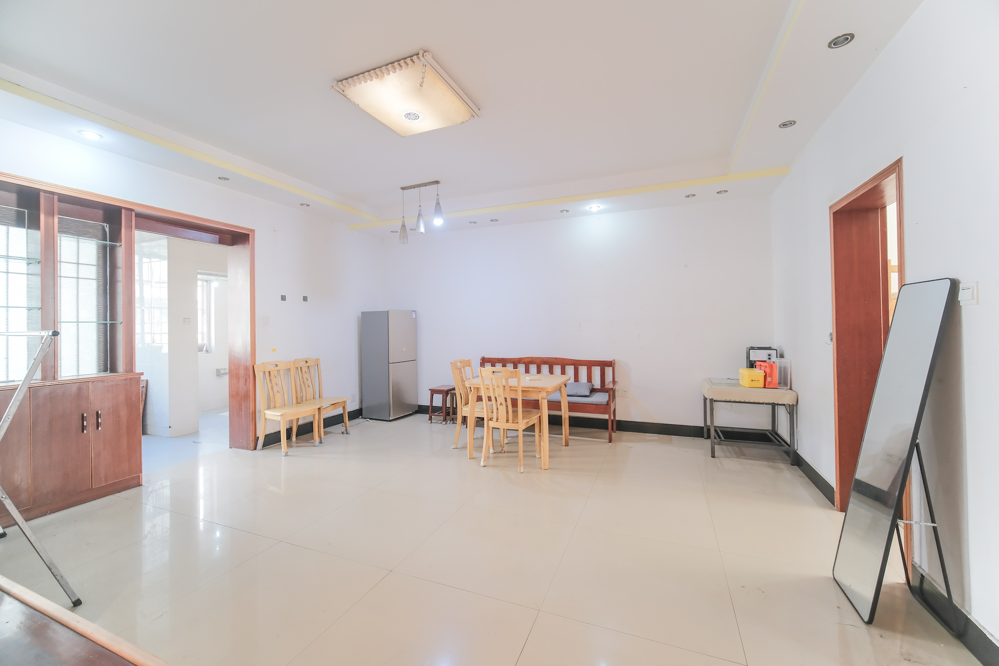 湘绣城  2室2厅1卫    39.8万 湘绣城  2室2厅1卫    39.8万客厅