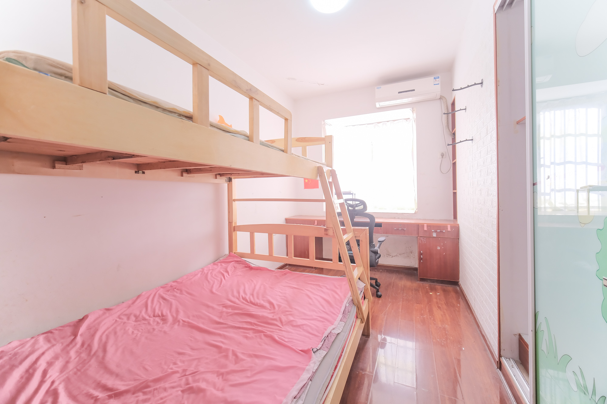 湘绣城  2室2厅1卫    39.8万 湘绣城  2室2厅1卫    39.8万卧室