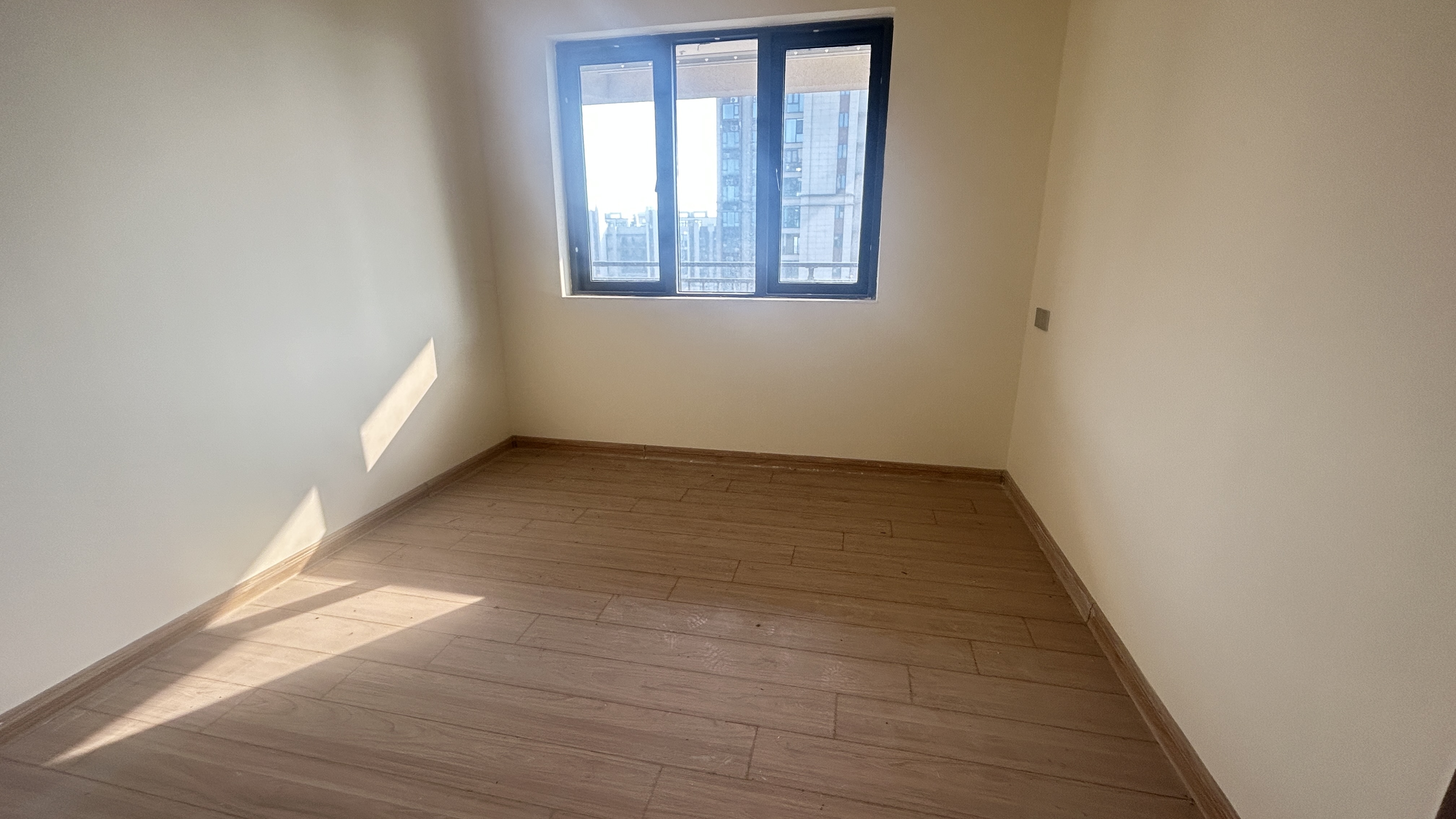 碧桂园梓山府 3室2厅2卫 1600.0元/月 碧桂园梓山府 3室2厅2卫 1600.0元/月室内图