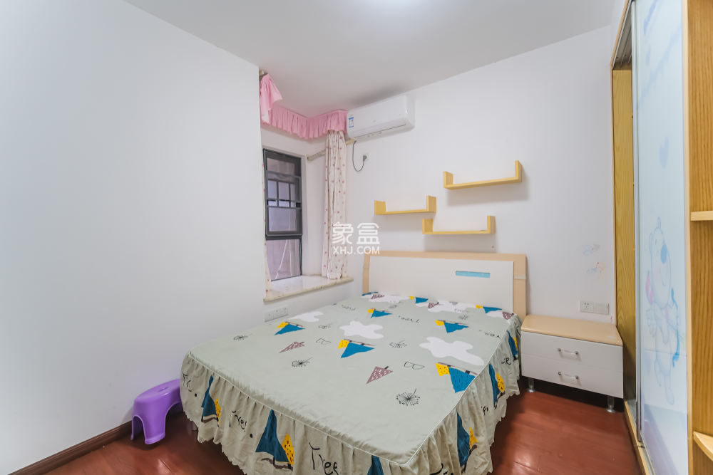 三一街区 3室2厅1卫 1500.0元/月 三一街区 3室2厅1卫 1500.0元/月室内图