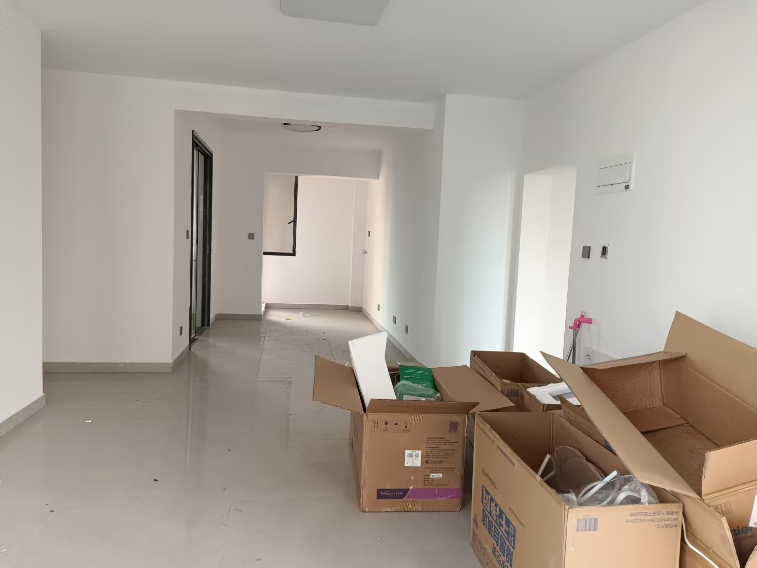 凯富南方鑫城  4室2厅2卫    3500.0元/月 凯富南方鑫城  4室2厅2卫    3500.0元/月室内图