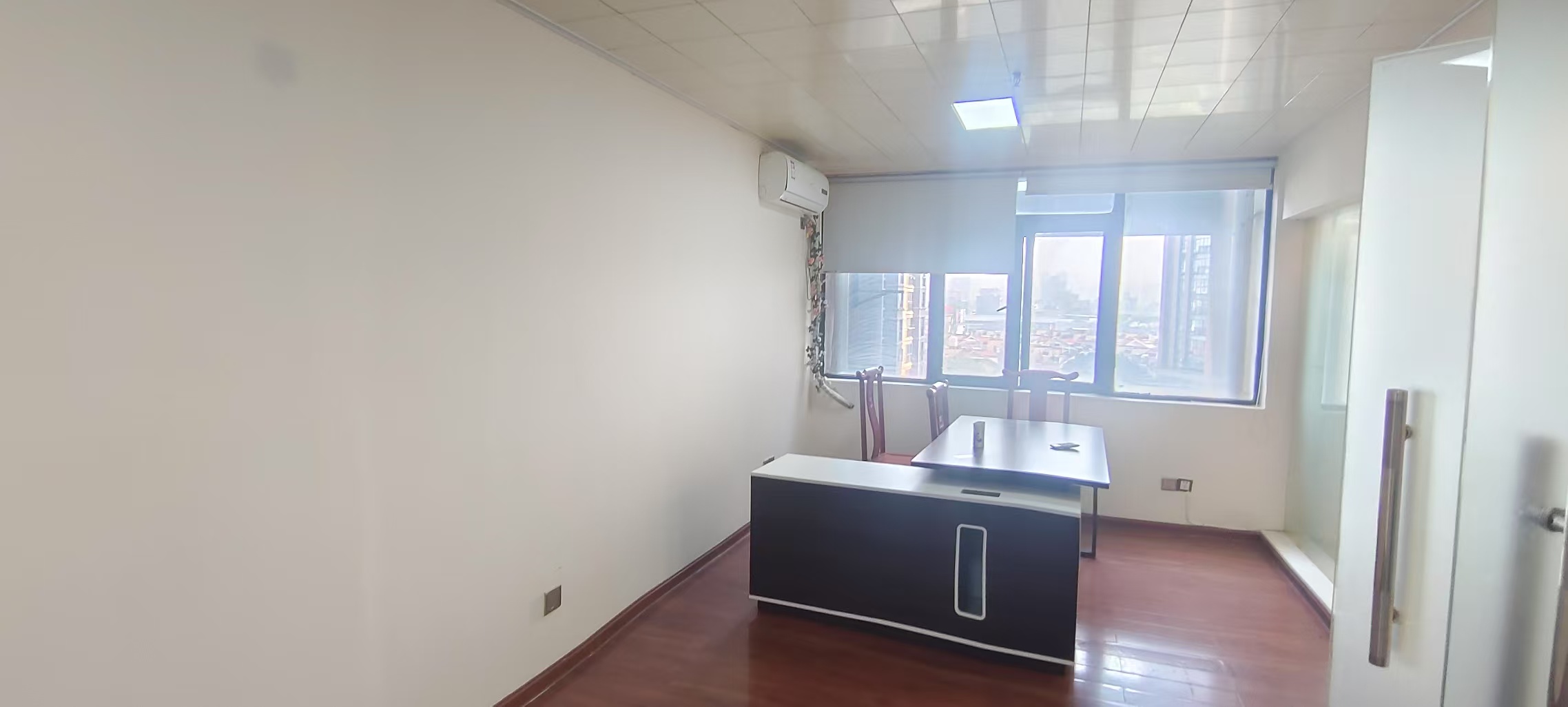 万象新天   122.0㎡      3500.0元/月室内图