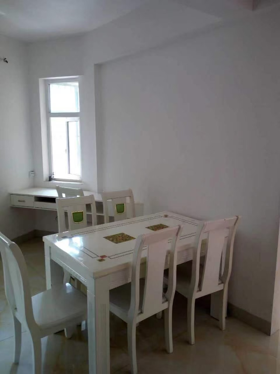 冠都现代城(冠都幸福彼岸) 1室2厅1卫 1500.0元/月 冠都现代城(冠都幸福彼岸) 1室2厅1卫 1500.0元/月室内图