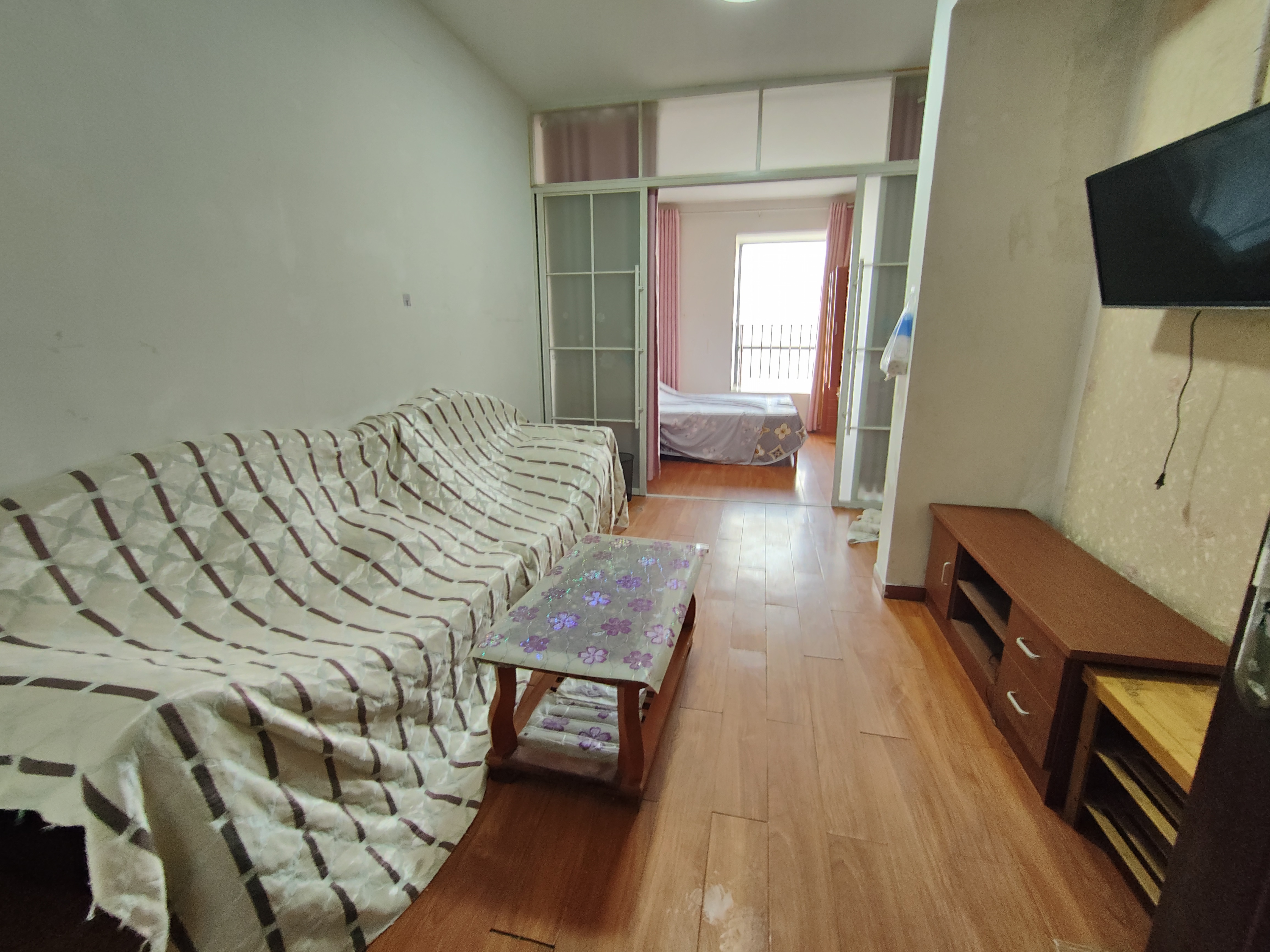 金领家族  1室1厅1卫    1200.0元/月室内图