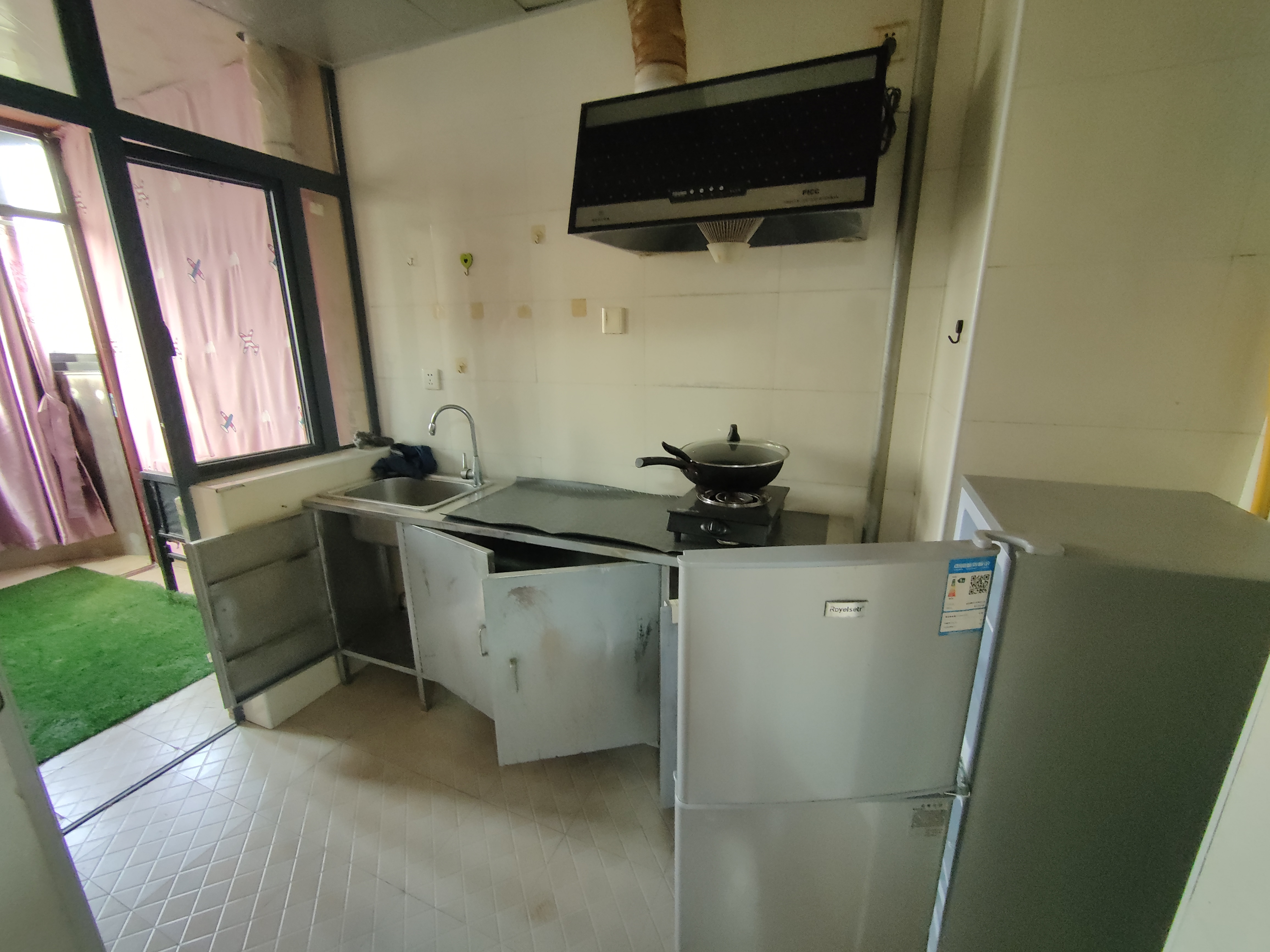 金领家族  1室1厅1卫    1200.0元/月室内图