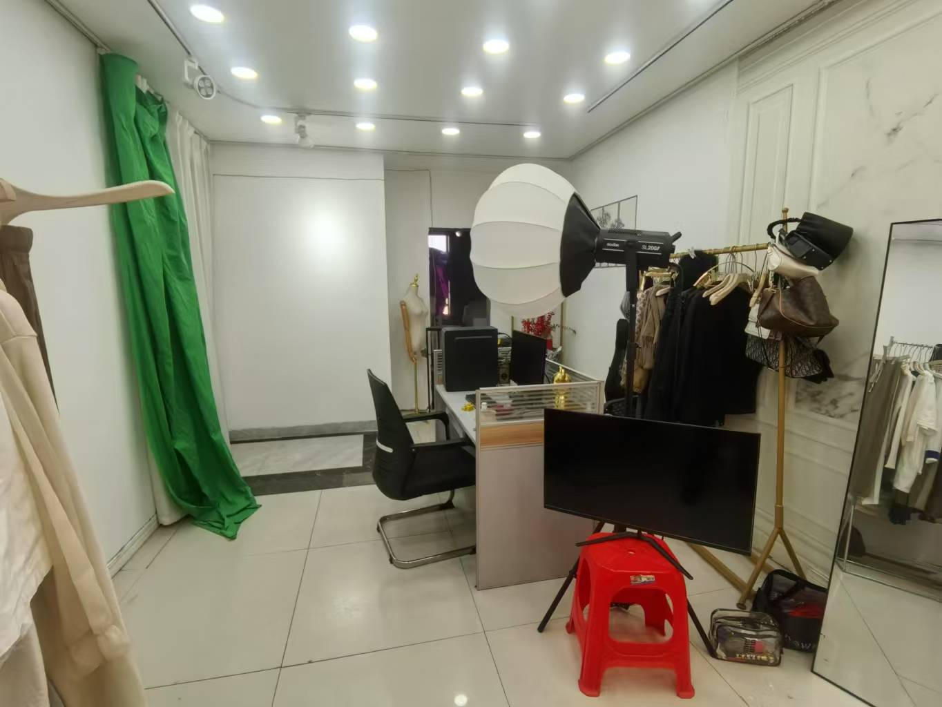 新桂广场 3室2厅2卫 56.8万 新桂广场 3室2厅2卫 56.8万室内图