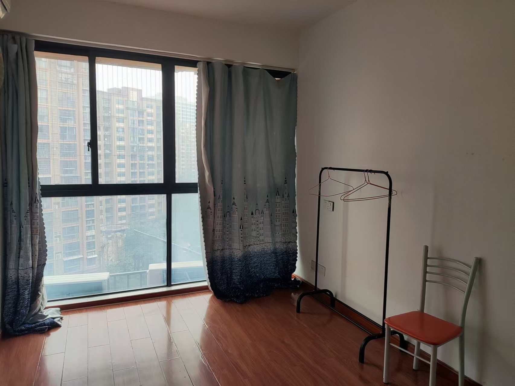 山水嘉园 4室2厅1卫 2000.0元/月 山水嘉园 4室2厅1卫 2000.0元/月室内图