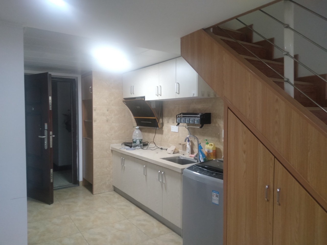 中建芙蓉嘉苑  1室1厅1卫   1400.00元/月室内图