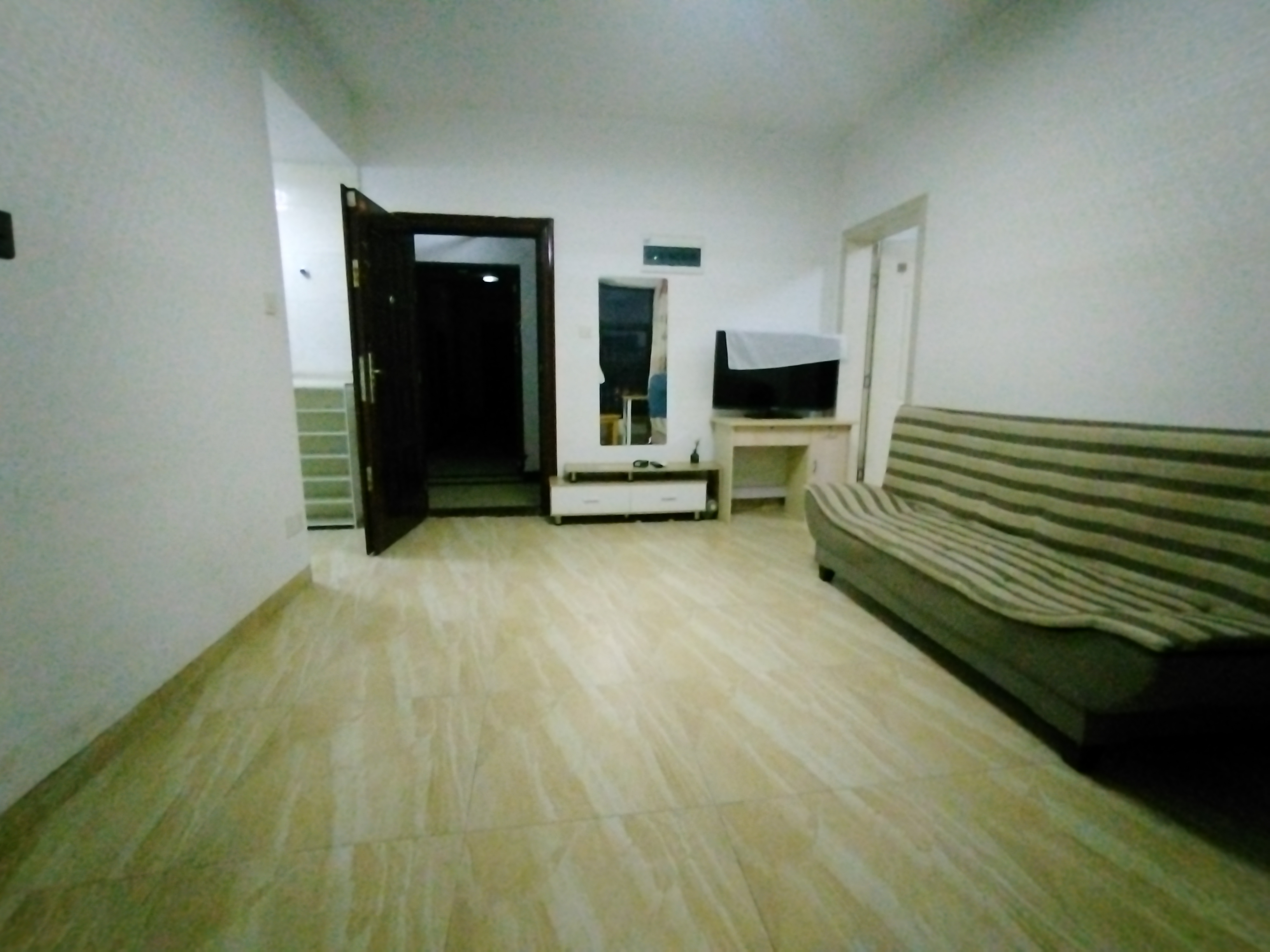 康桥长郡  1室1厅1卫    1400.0元/月室内图