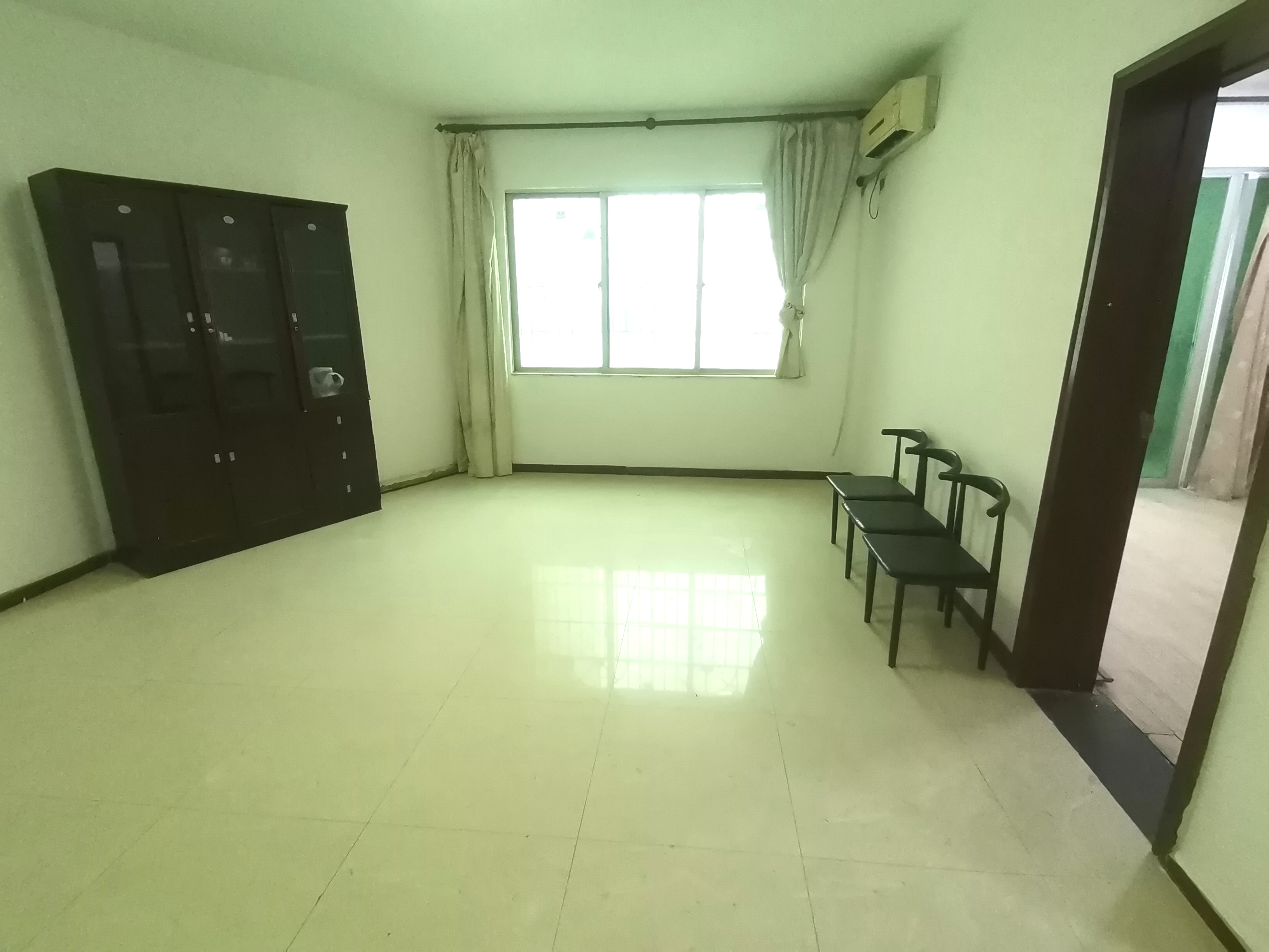 富豪大厦(富豪花园) 2室2厅1卫 108.0万 富豪大厦(富豪花园) 2室2厅1卫 108.0万客厅