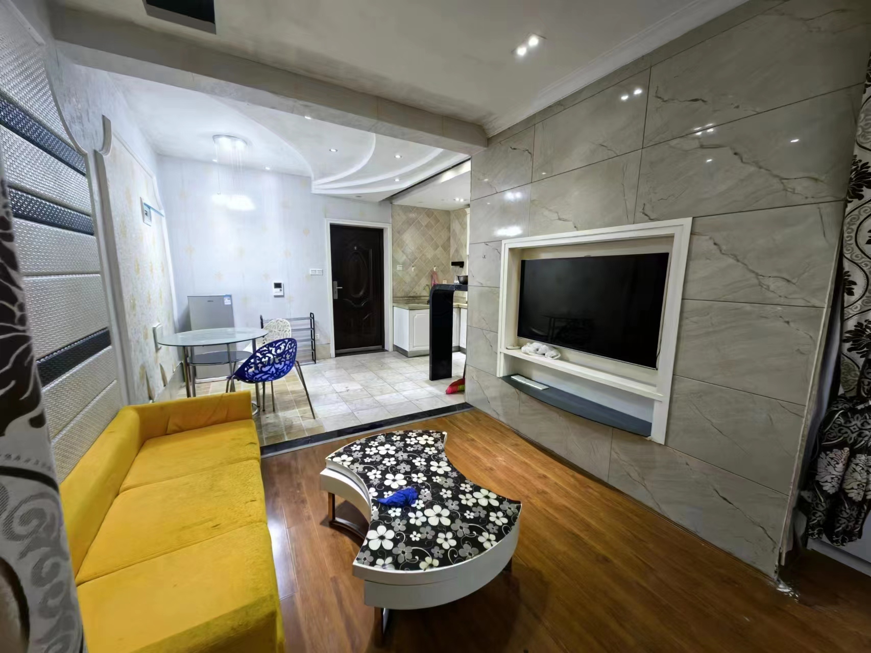 天酬尚都 1室1厅1卫 1300.0元/月 天酬尚都 1室1厅1卫 1300.0元/月室内图