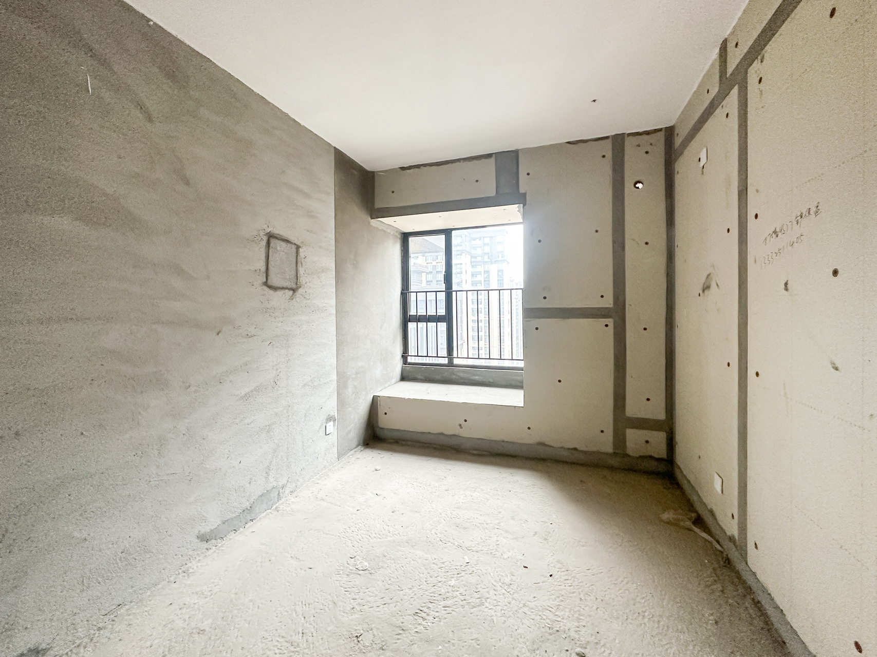 裕和府(乐万邦康桥悦城) 4室2厅2卫 110.0万 裕和府(乐万邦康桥悦城) 4室2厅2卫 110.0万卧室