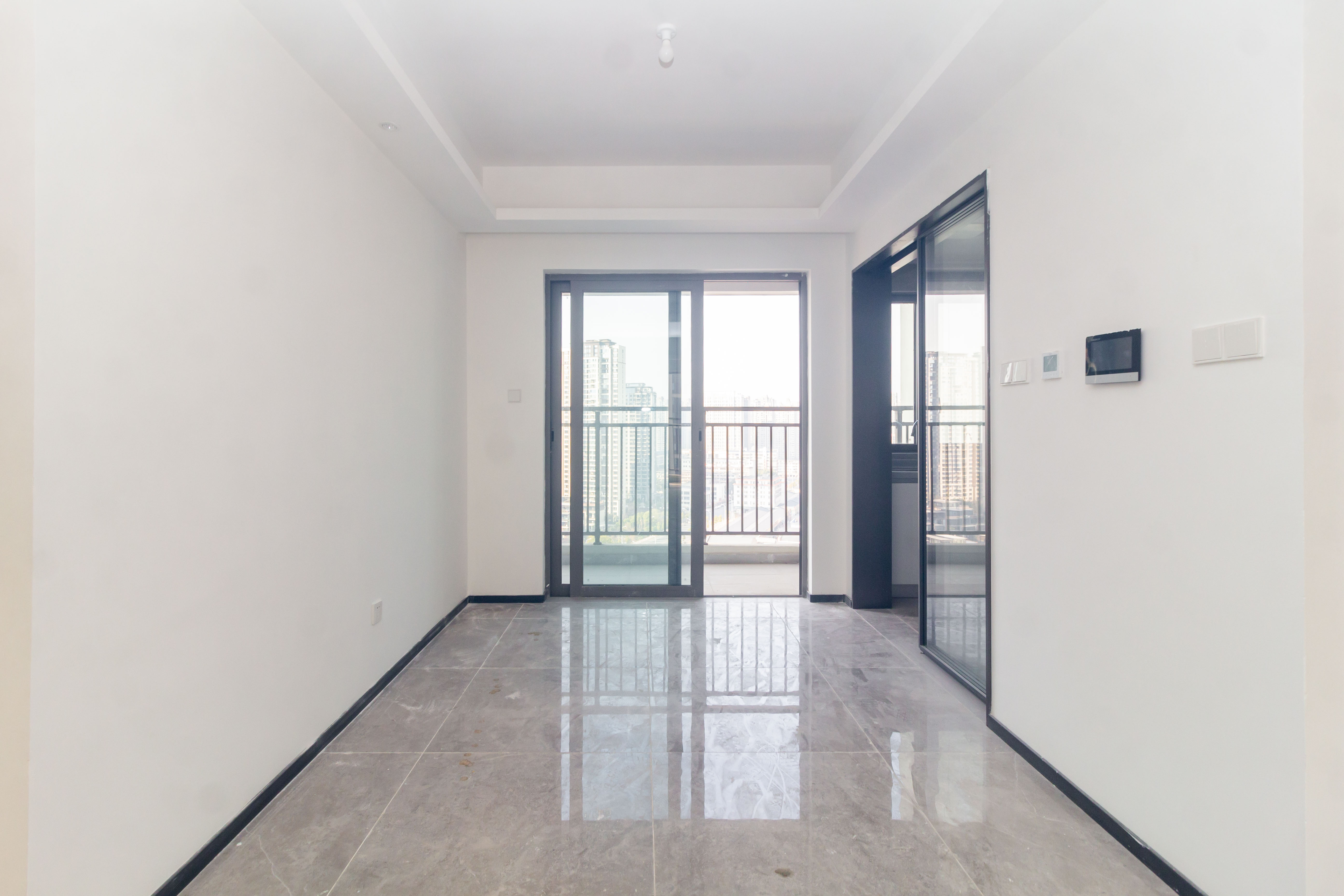 佳兆业滨江四季  4室2厅2卫    159.0万 佳兆业滨江四季  4室2厅2卫    159.0万客厅