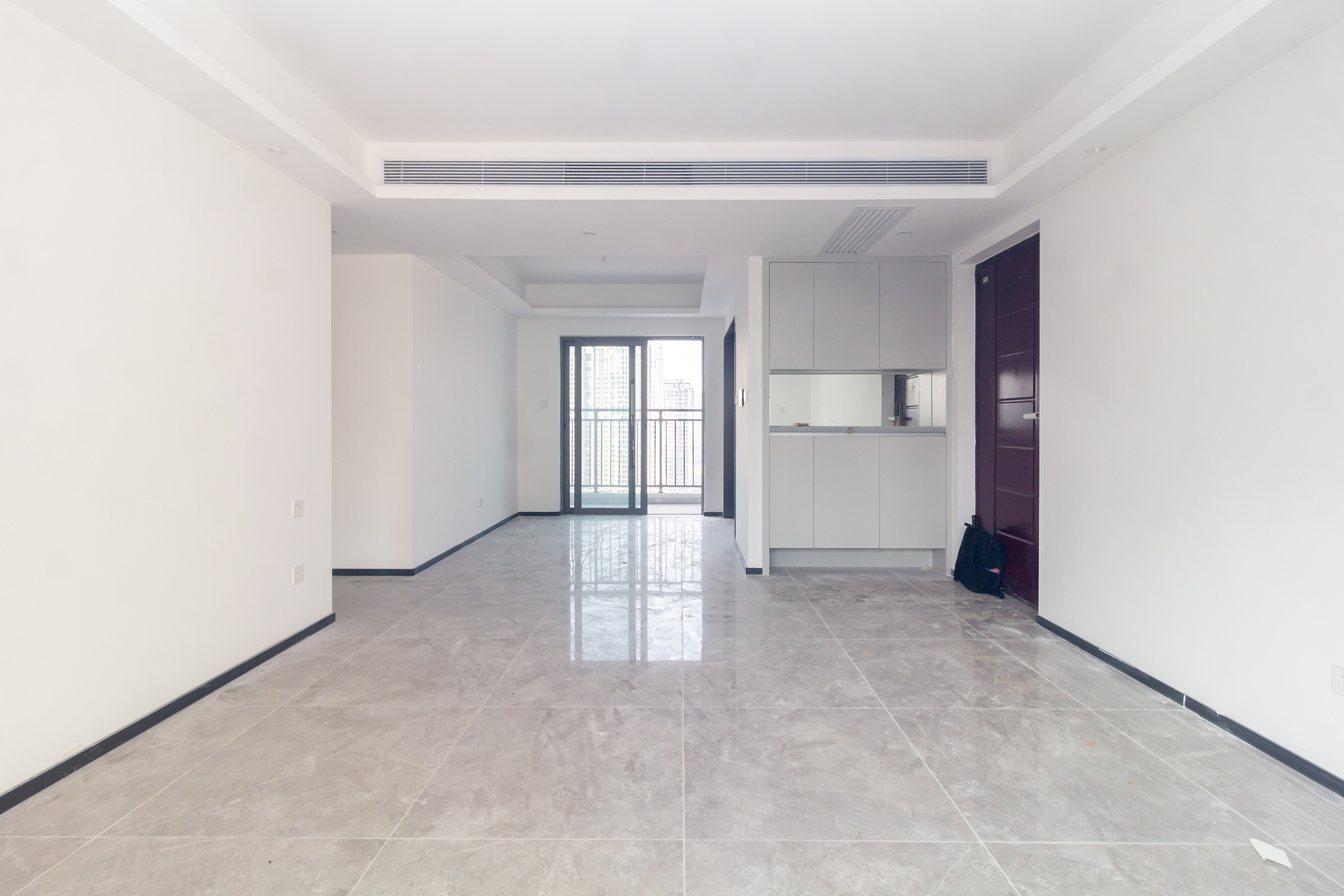 佳兆业滨江四季  4室2厅2卫    159.0万 佳兆业滨江四季  4室2厅2卫    159.0万客厅