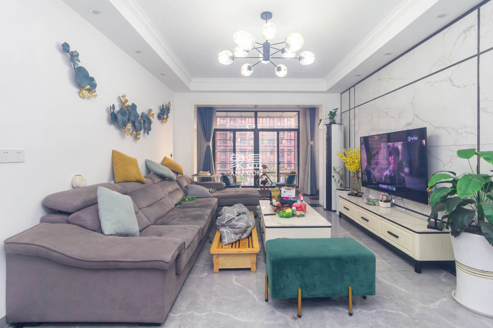 海德公园  3室2厅2卫    75.8万