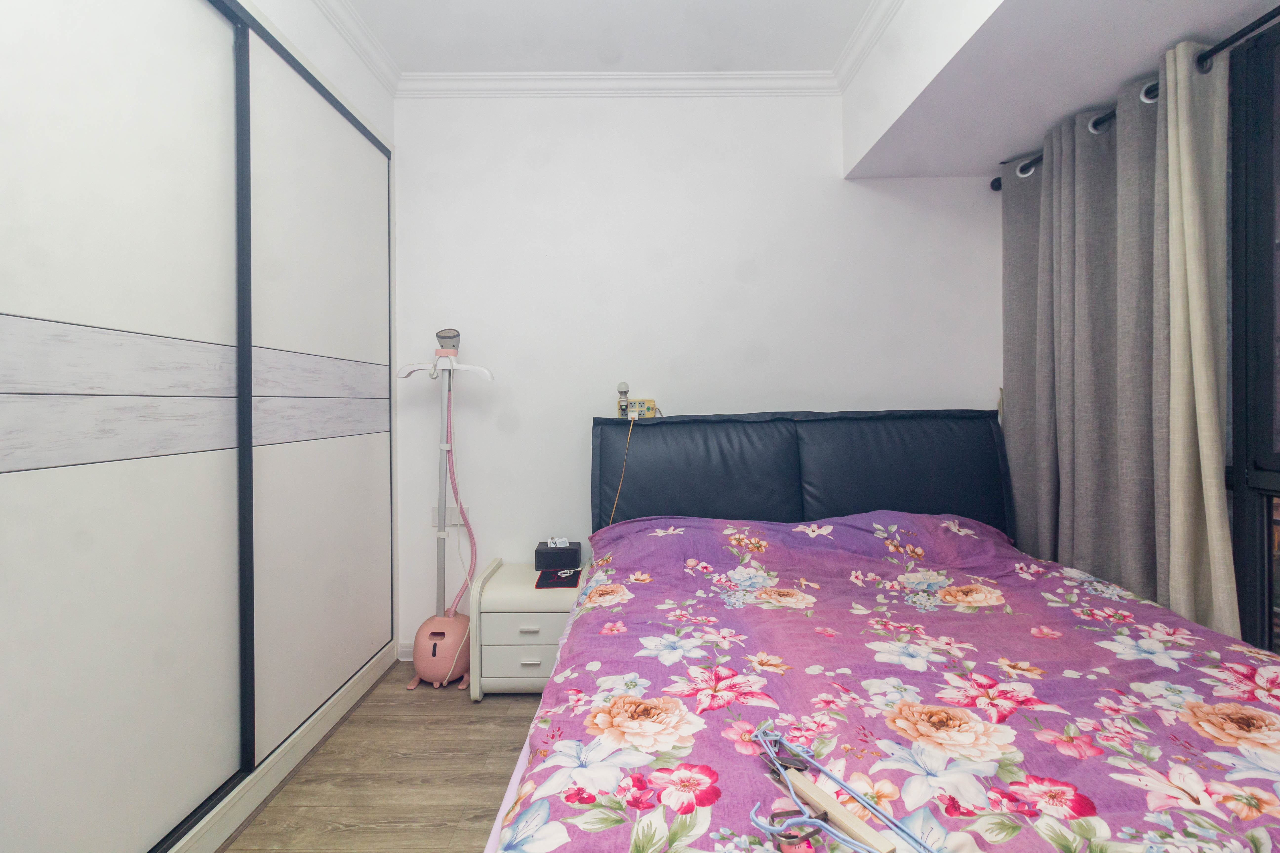 海德公园  3室2厅2卫    75.8万卧室