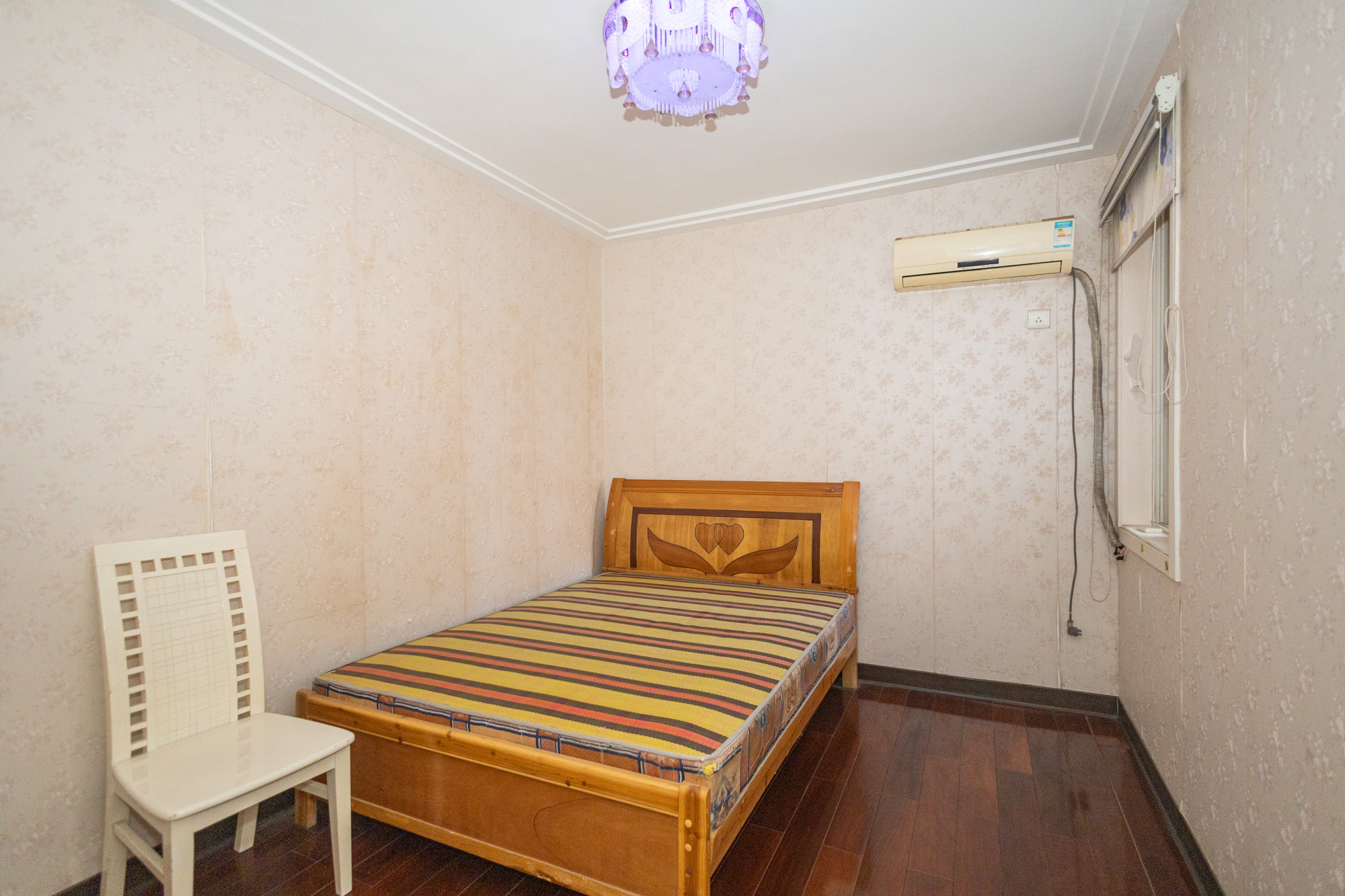 星兴佳园 4室2厅2卫 76.0万 星兴佳园 4室2厅2卫 76.0万卧室