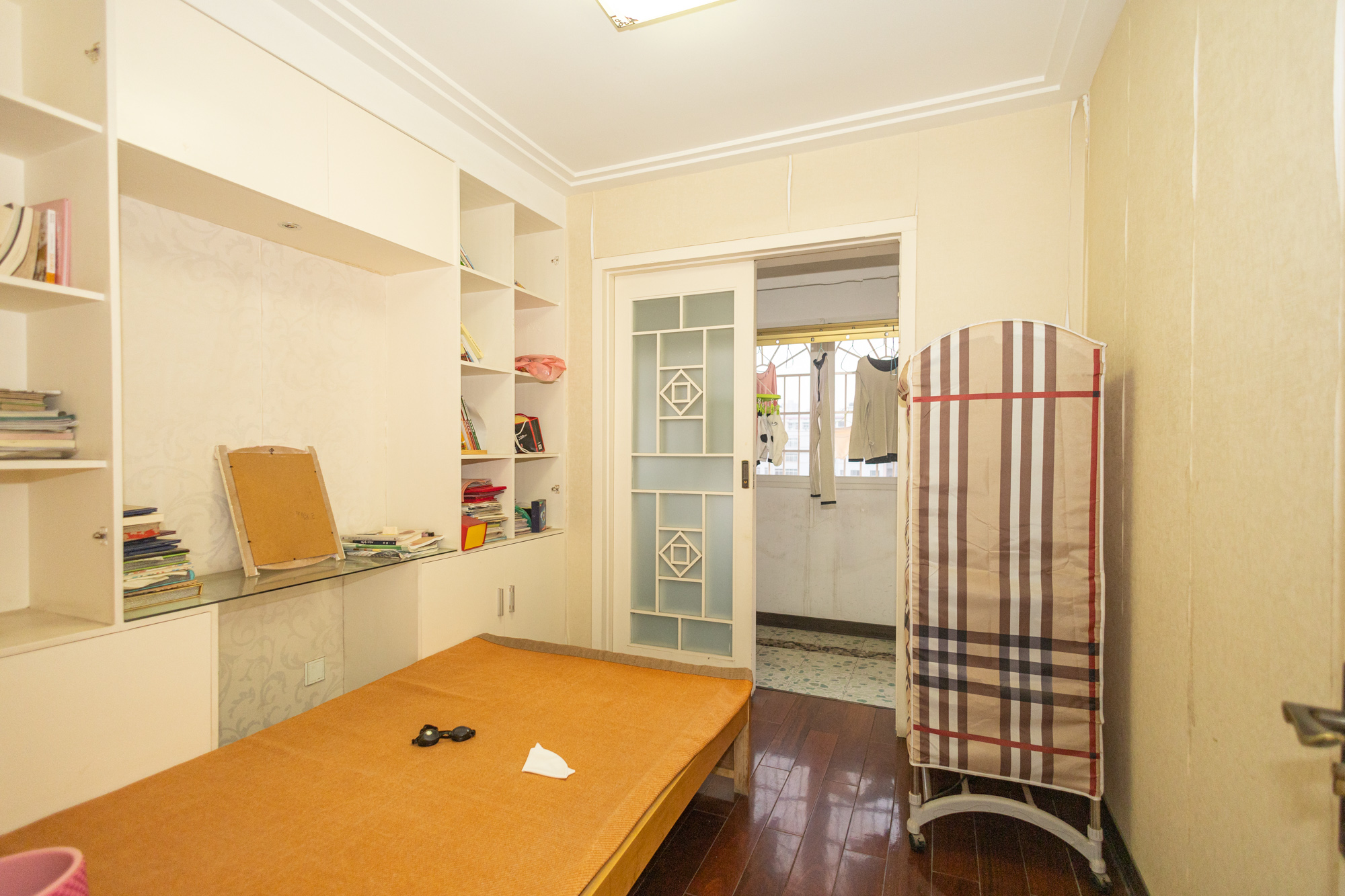 星兴佳园 4室2厅2卫 76.0万 星兴佳园 4室2厅2卫 76.0万卧室