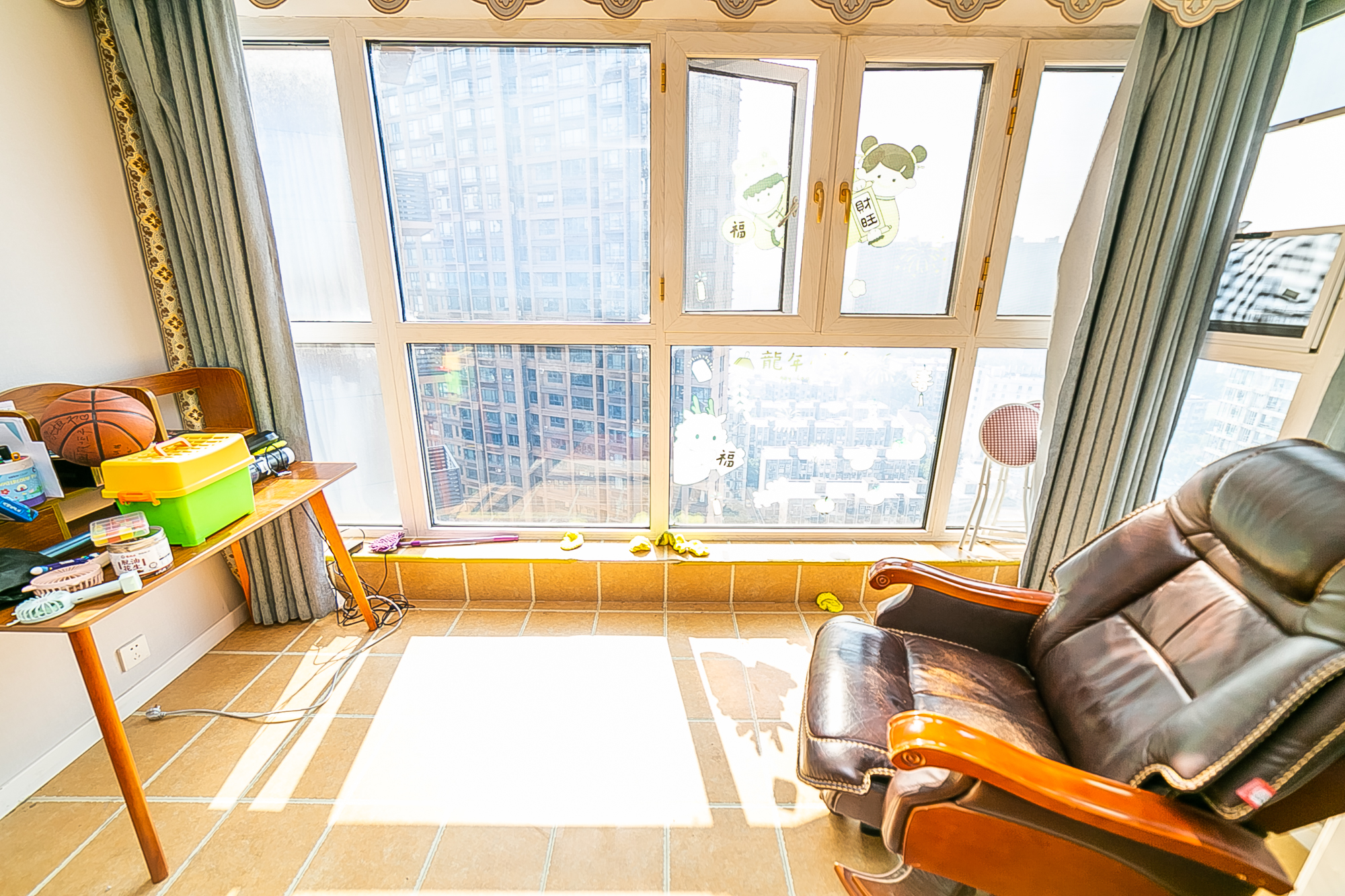 荣悦台  3室2厅2卫    200.0万阳台