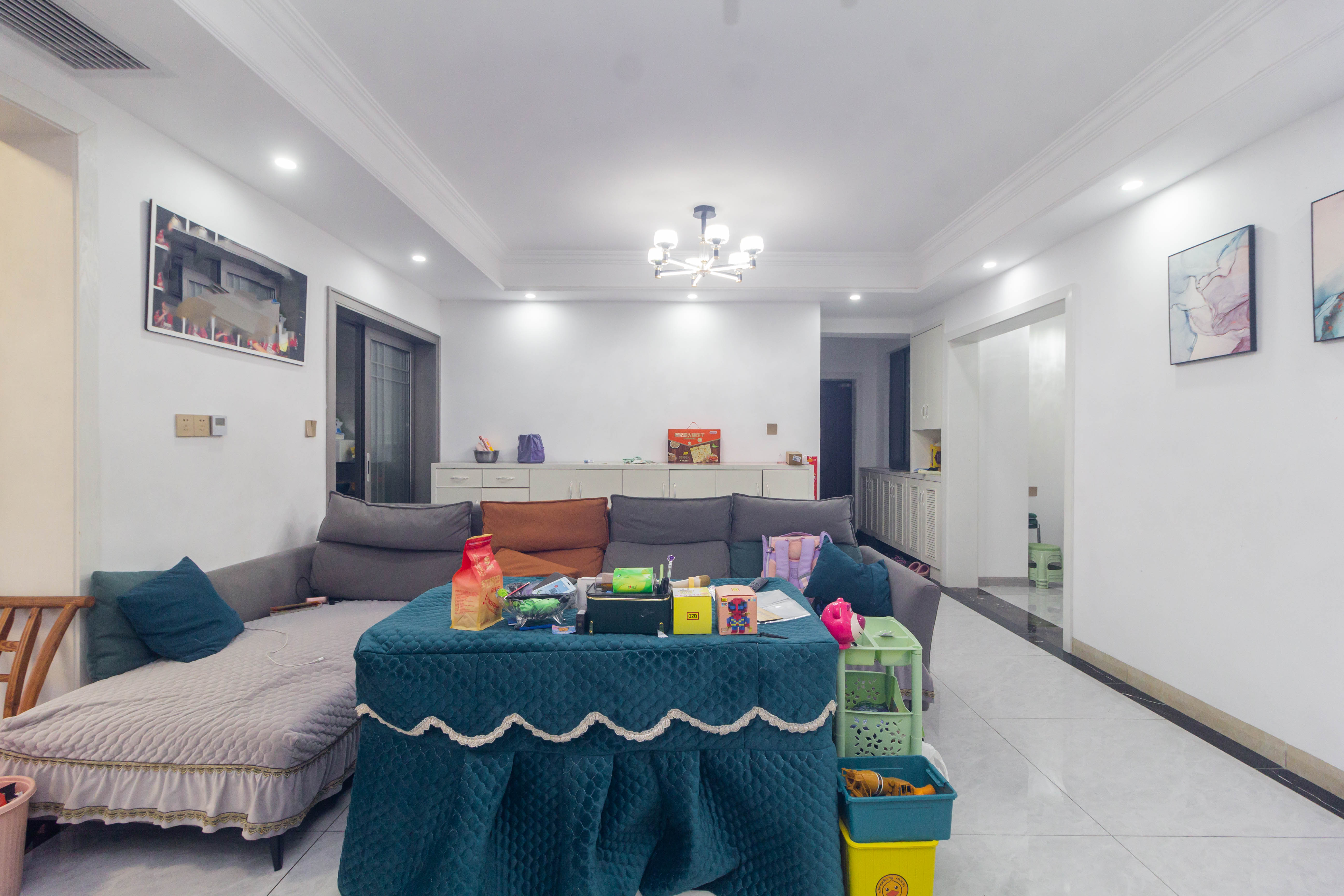 海德公园 4室2厅1卫 75.8万 海德公园 4室2厅1卫 75.8万客厅